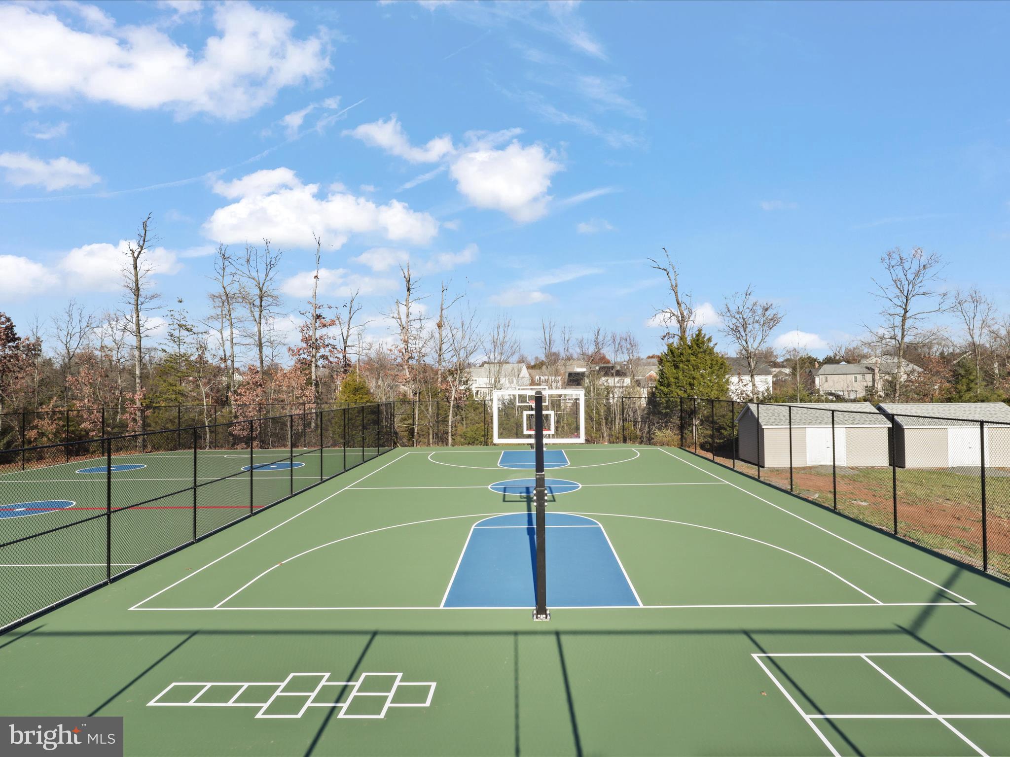 9334 Falling Water Dr