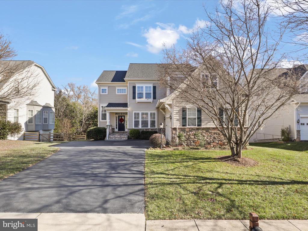 9334 Falling Water Dr