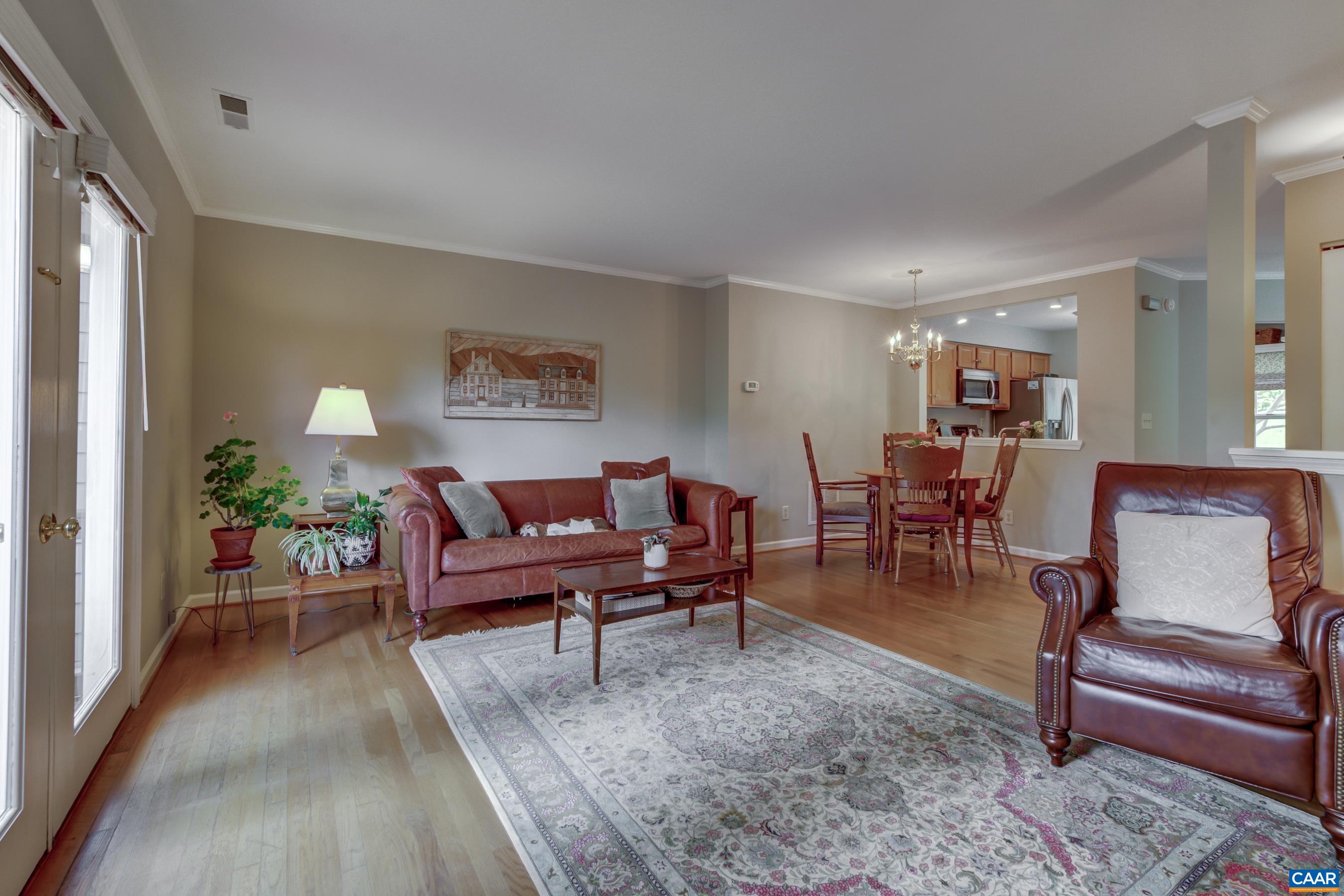 1247 MAPLE VIEW DR