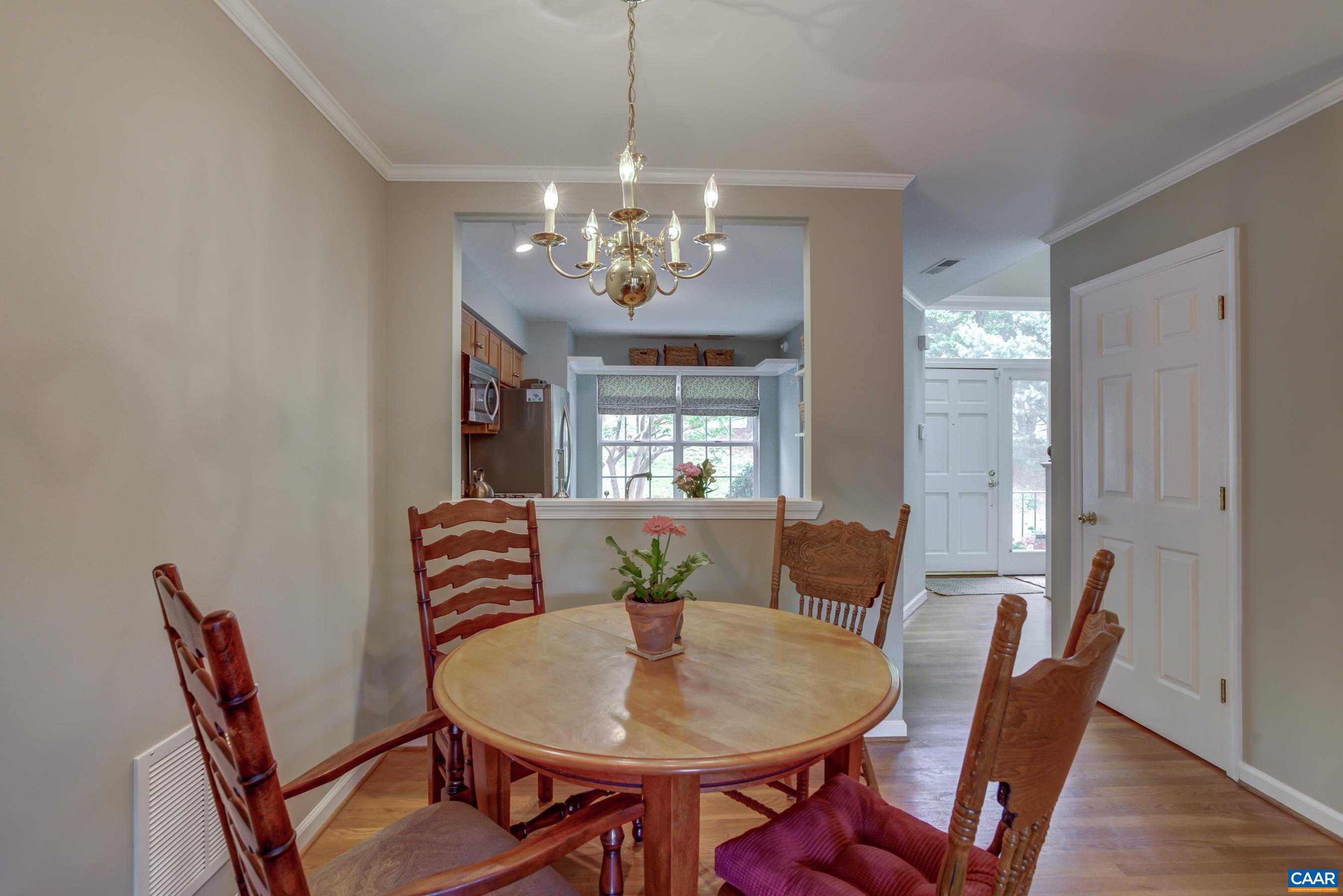 1247 MAPLE VIEW DR