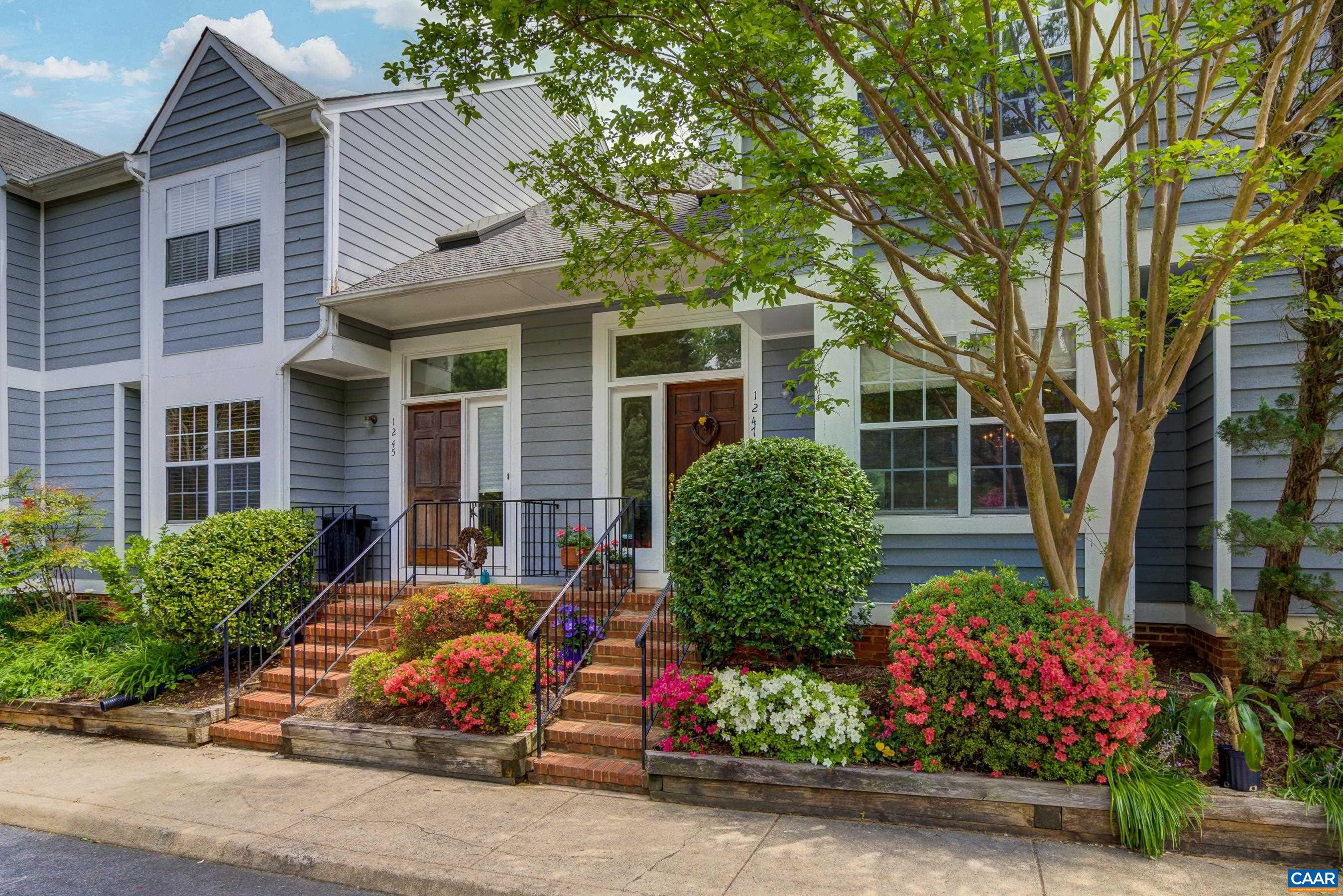 1247 MAPLE VIEW DR