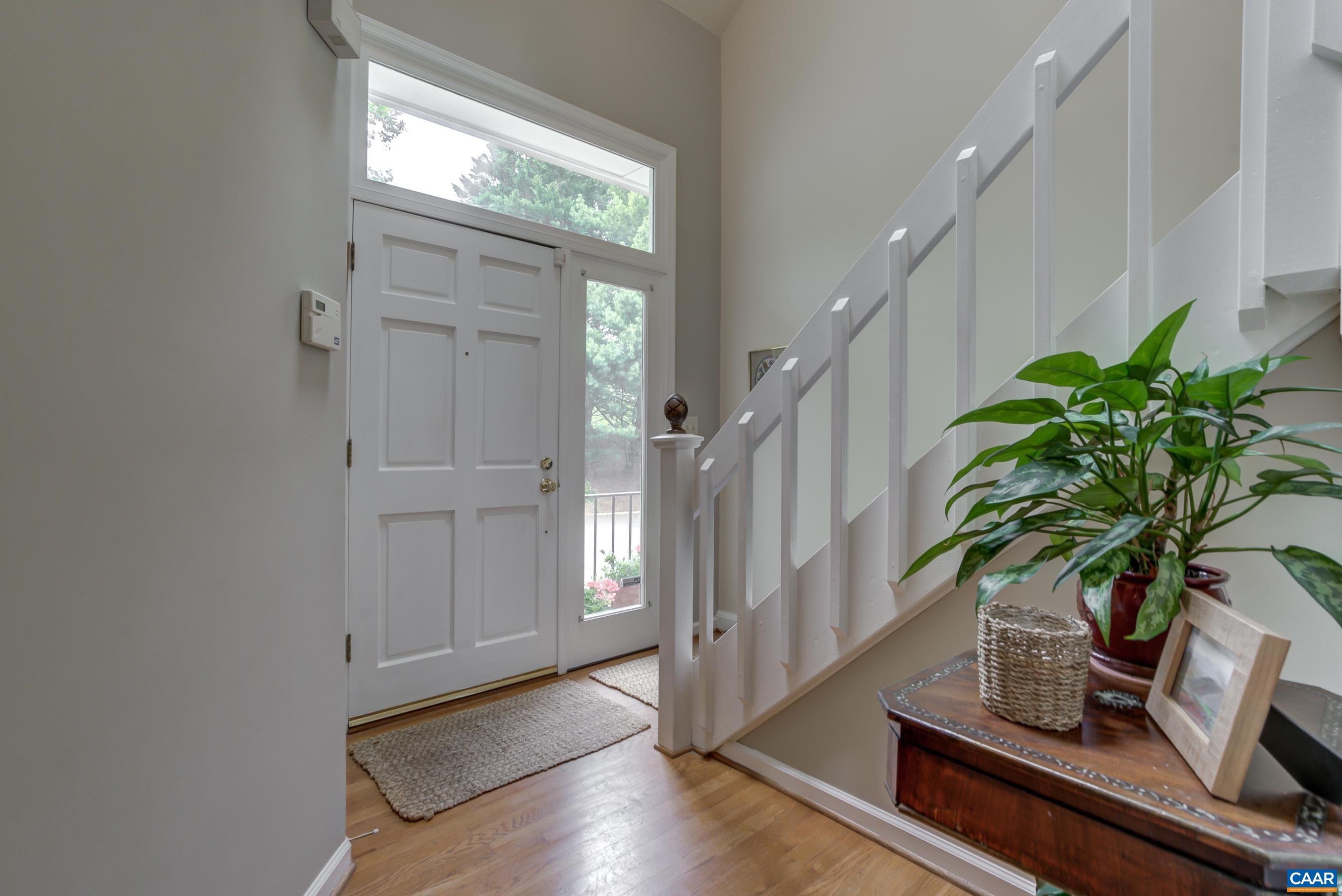 1247 MAPLE VIEW DR