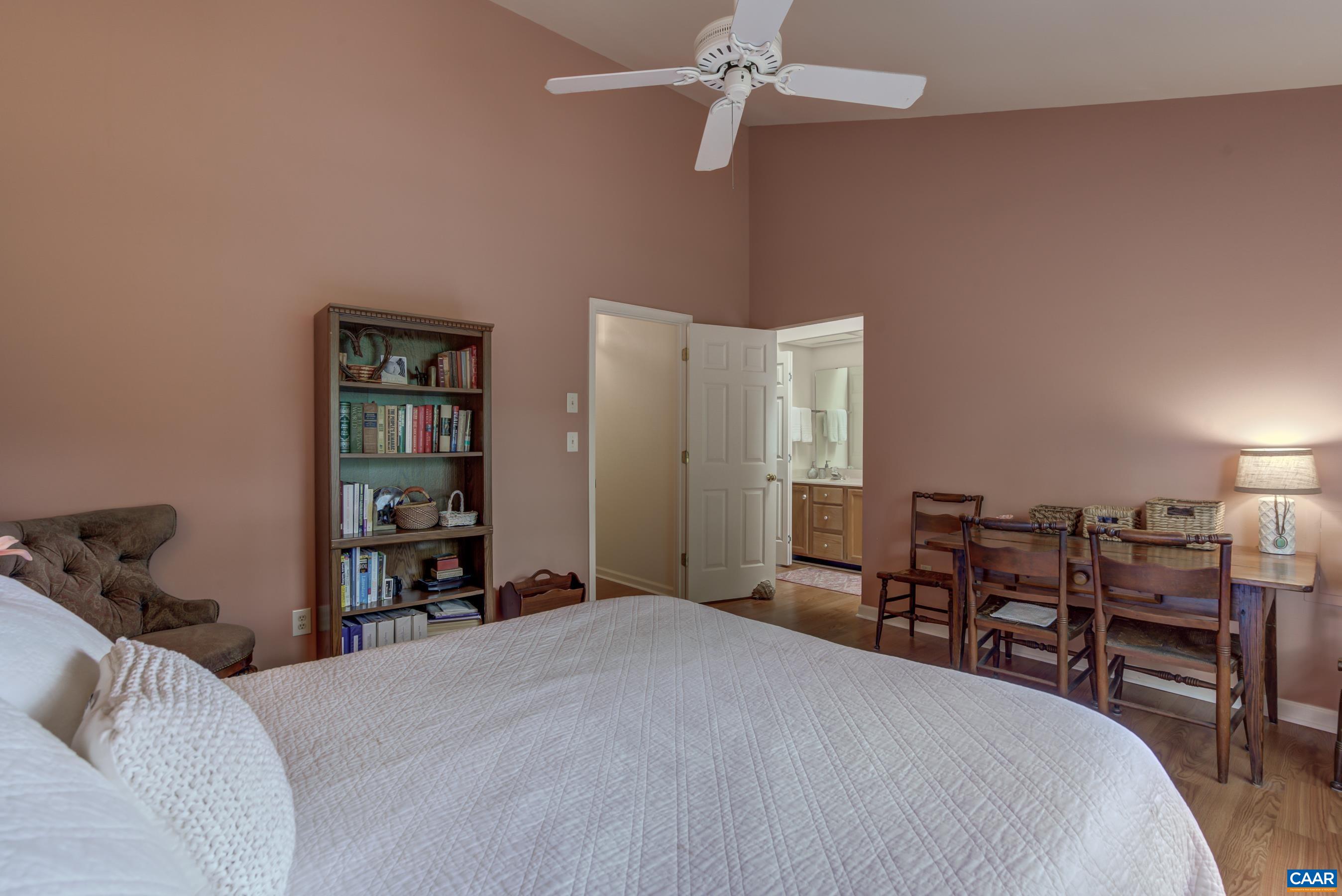 1247 MAPLE VIEW DR