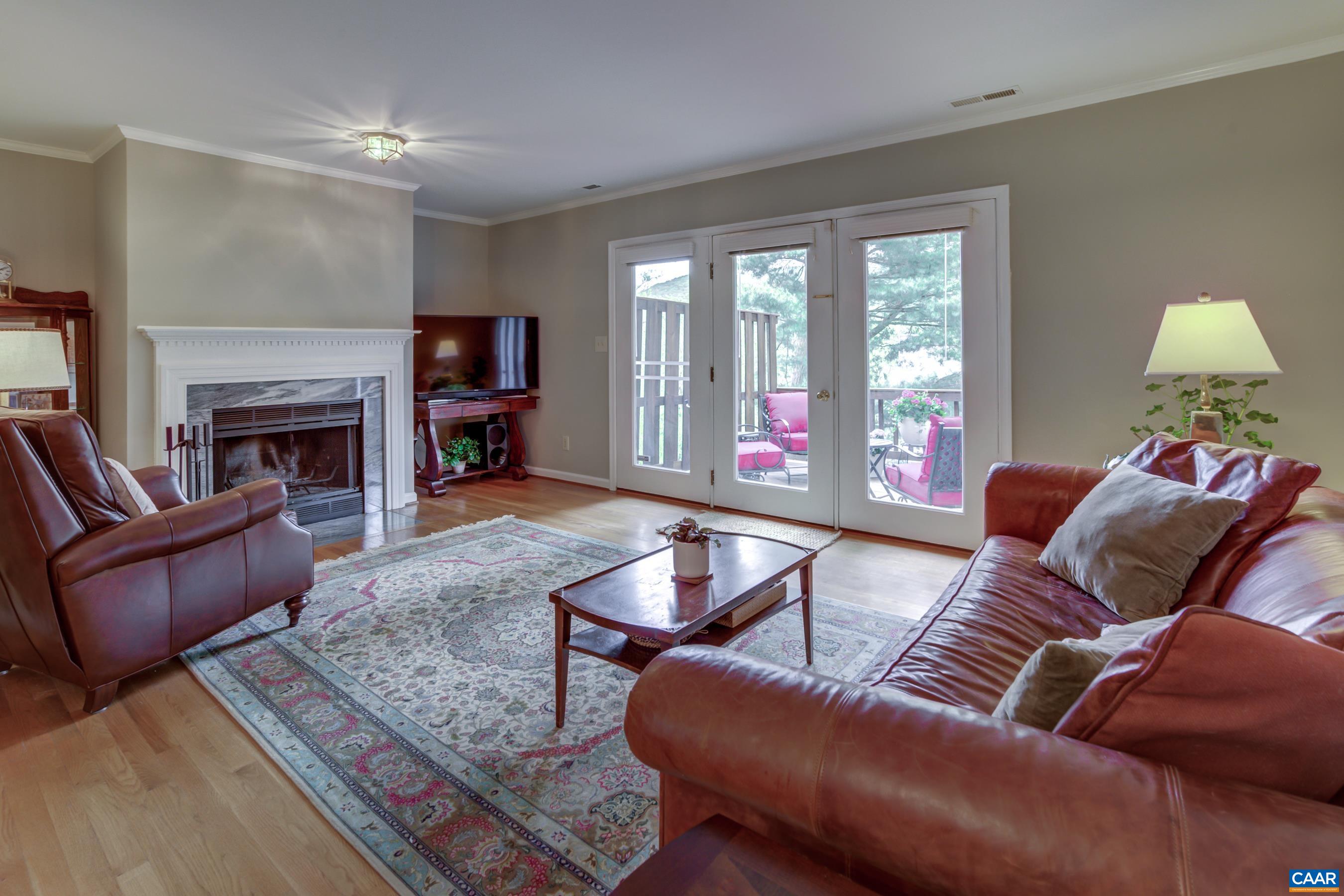 1247 MAPLE VIEW DR
