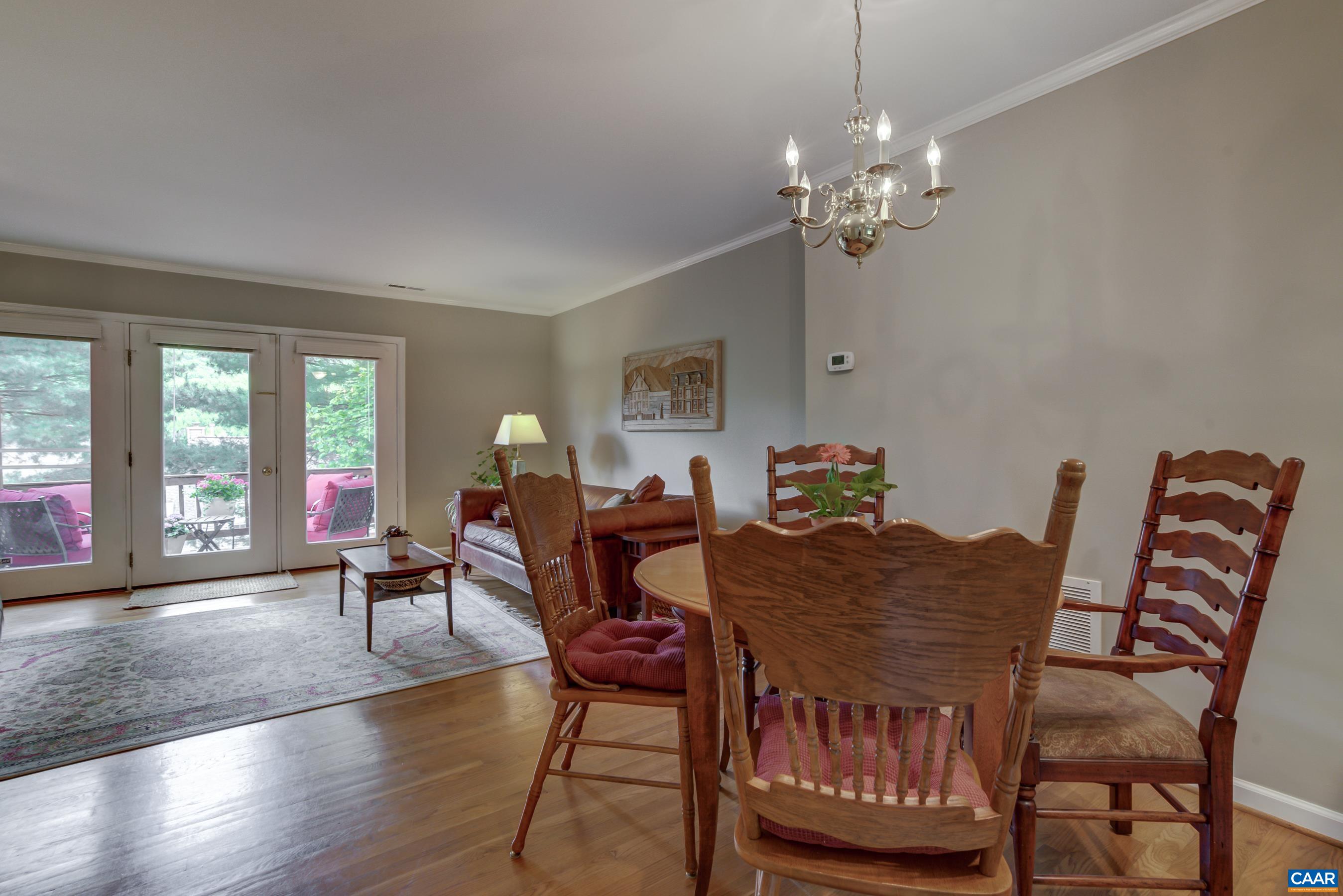 1247 MAPLE VIEW DR