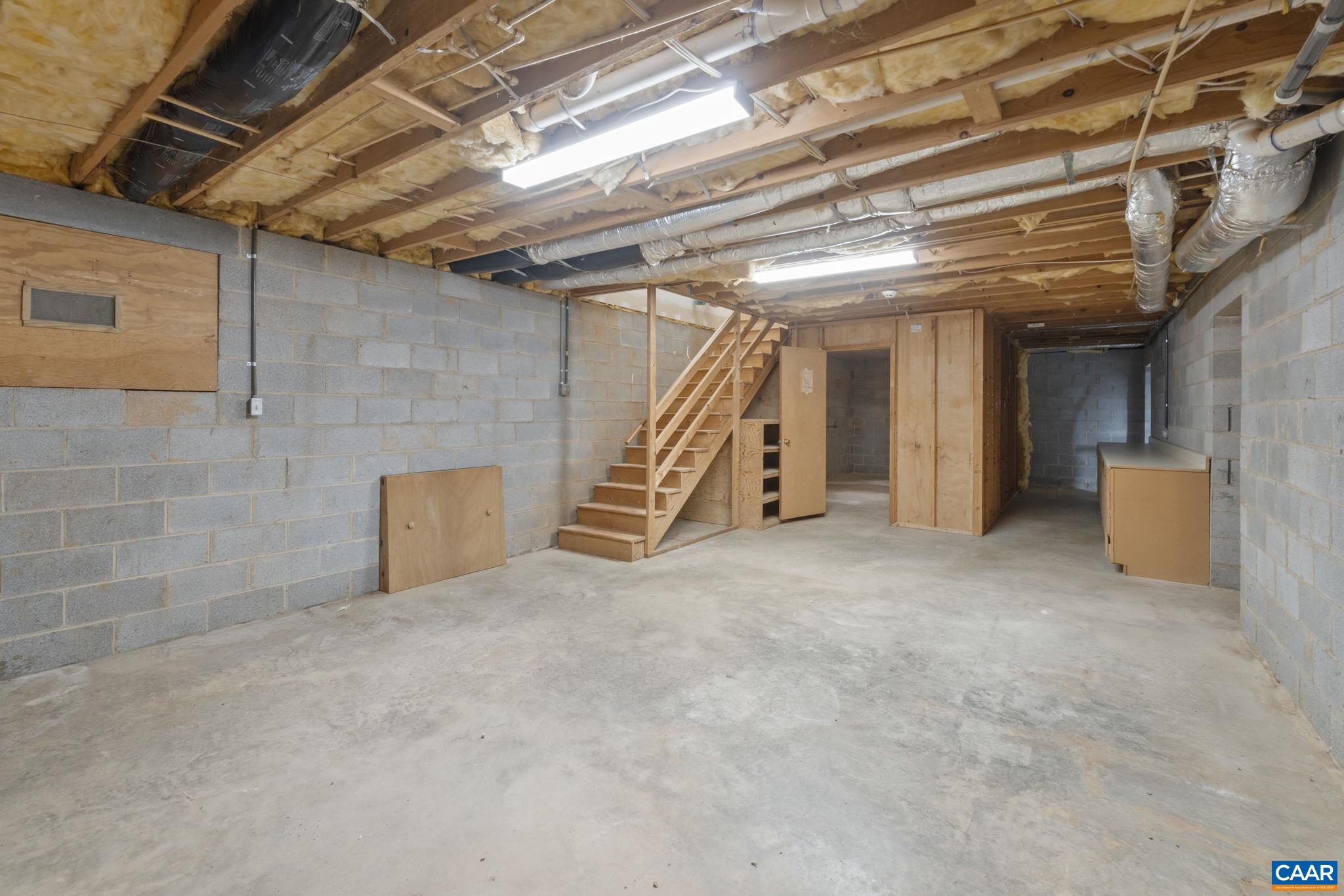 47 HOLLY SPRINGS DR