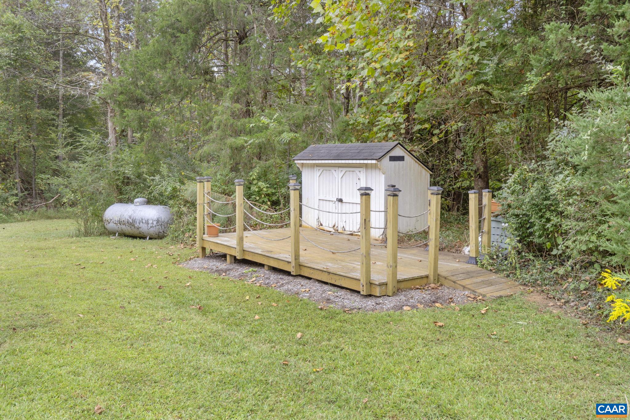 47 HOLLY SPRINGS DR