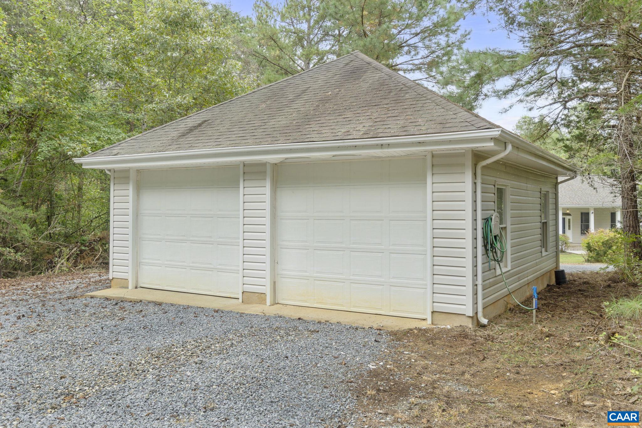 47 HOLLY SPRINGS DR