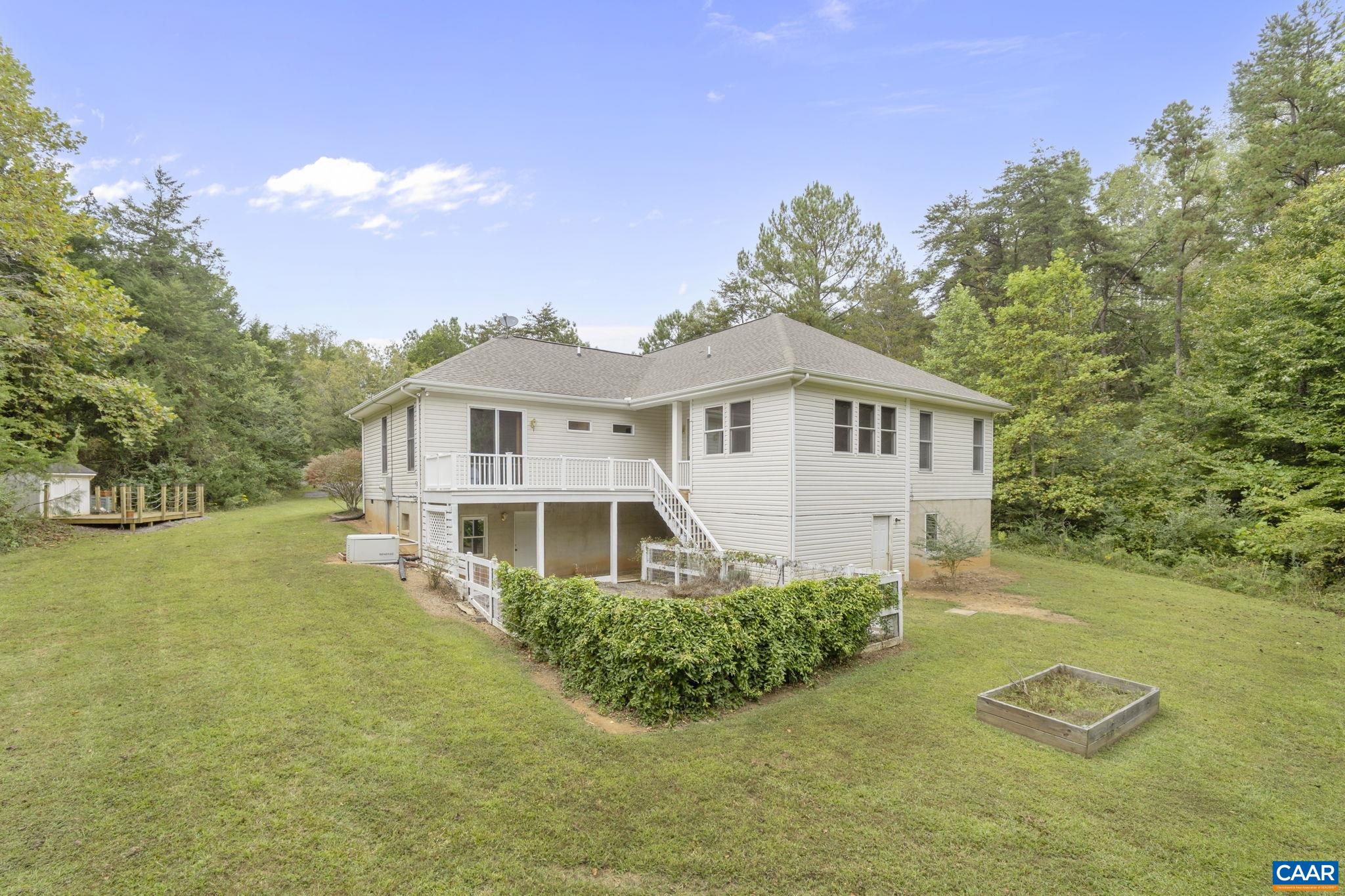 47 HOLLY SPRINGS DR