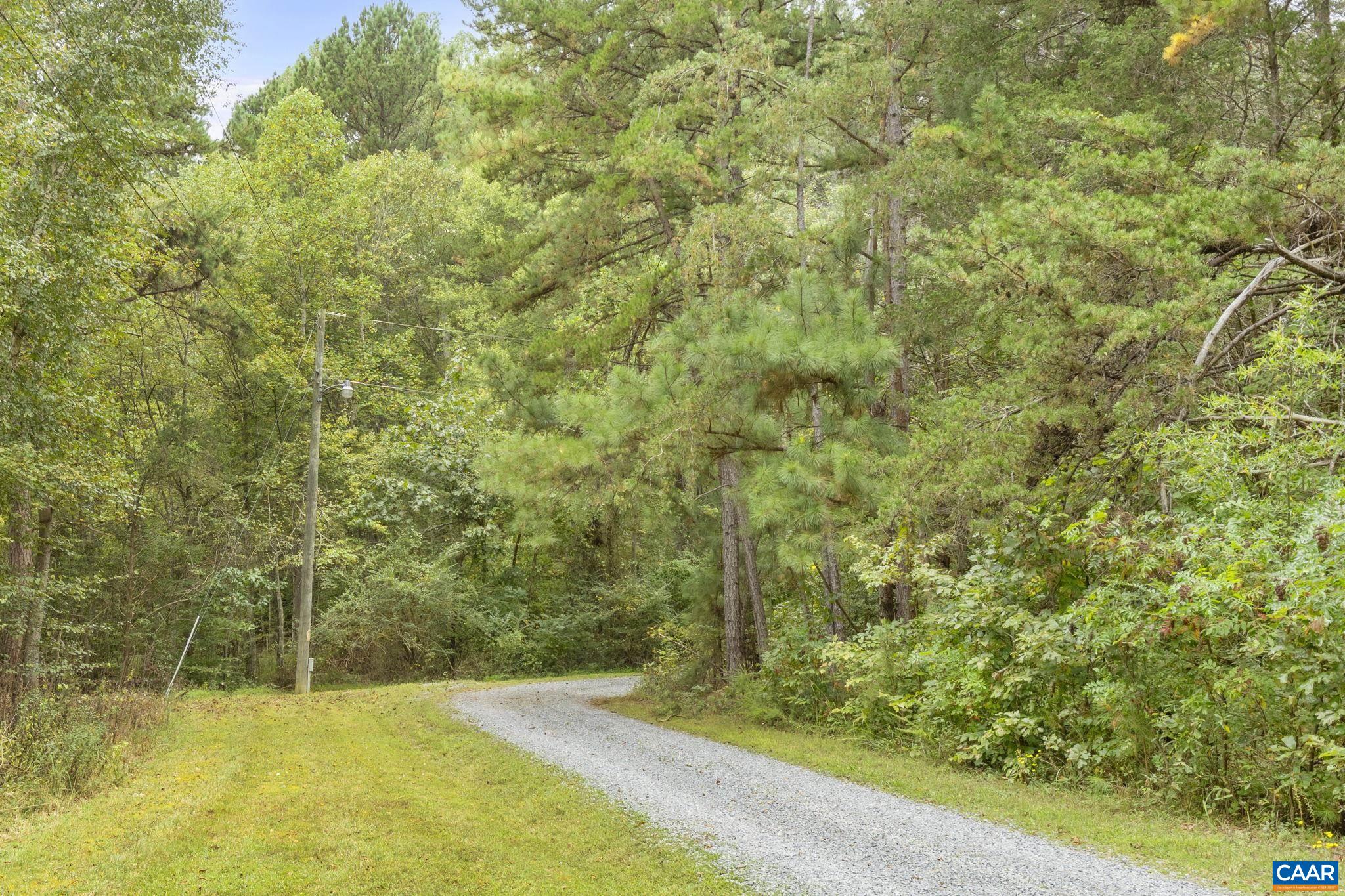 47 HOLLY SPRINGS DR
