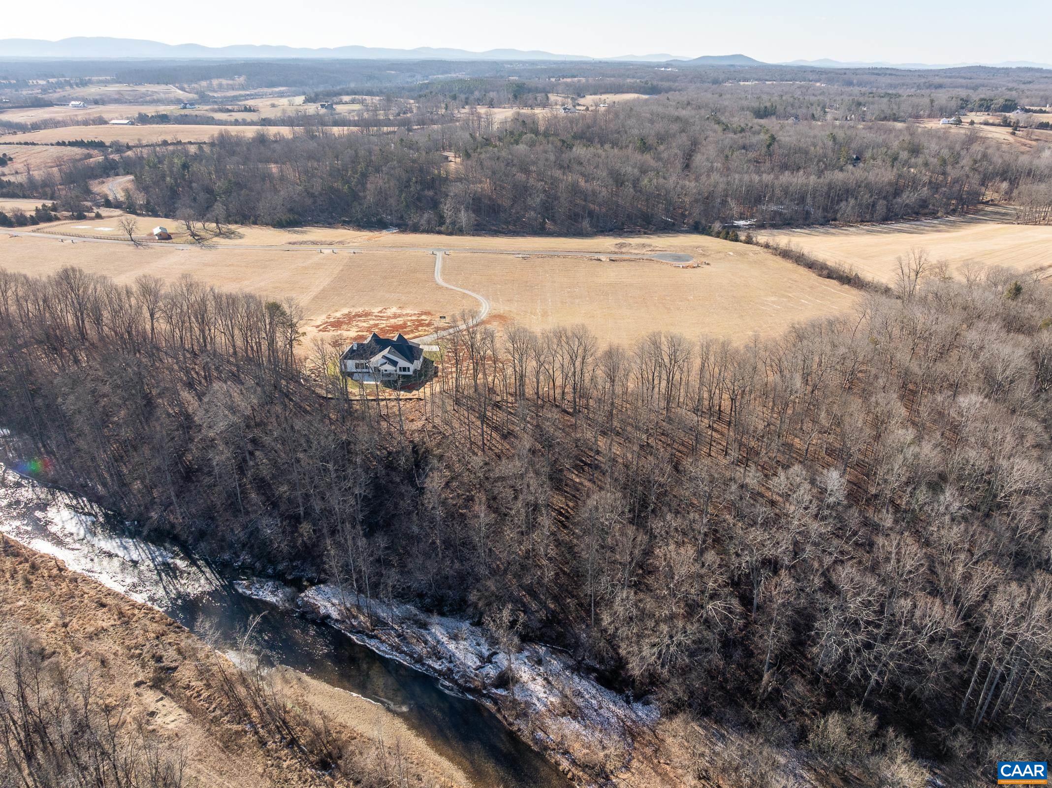 18 Grange Commons Ridge Unit: 18