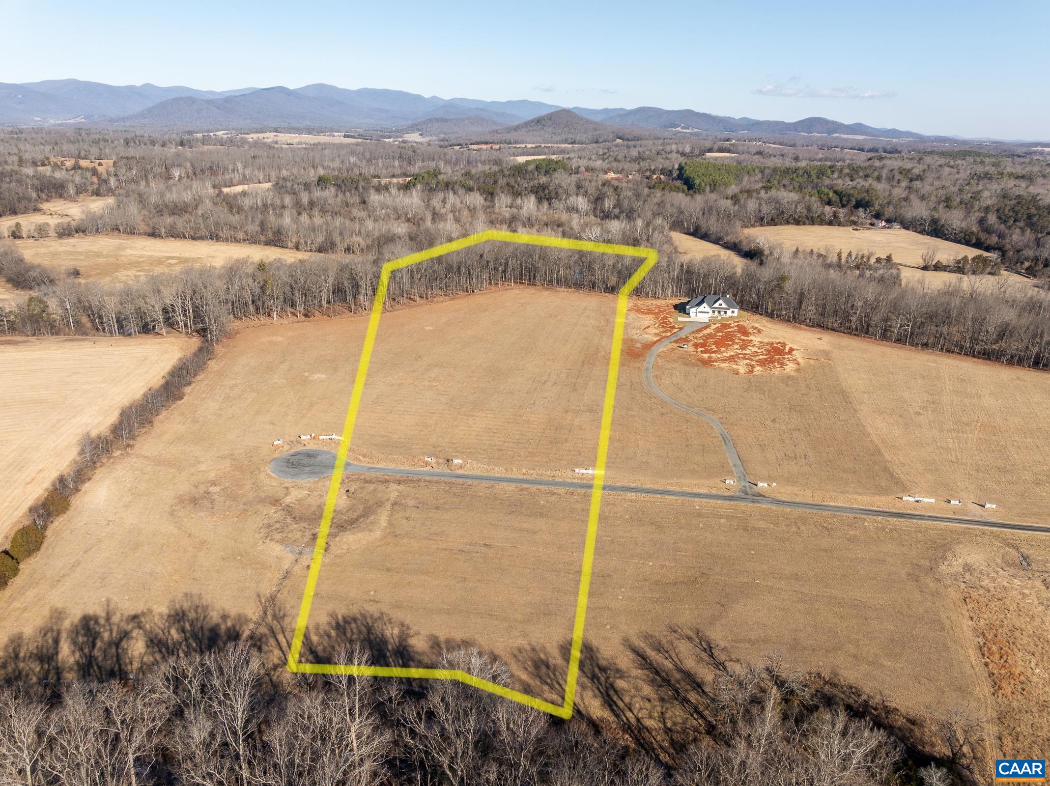 18 Grange Commons Ridge Unit: 18