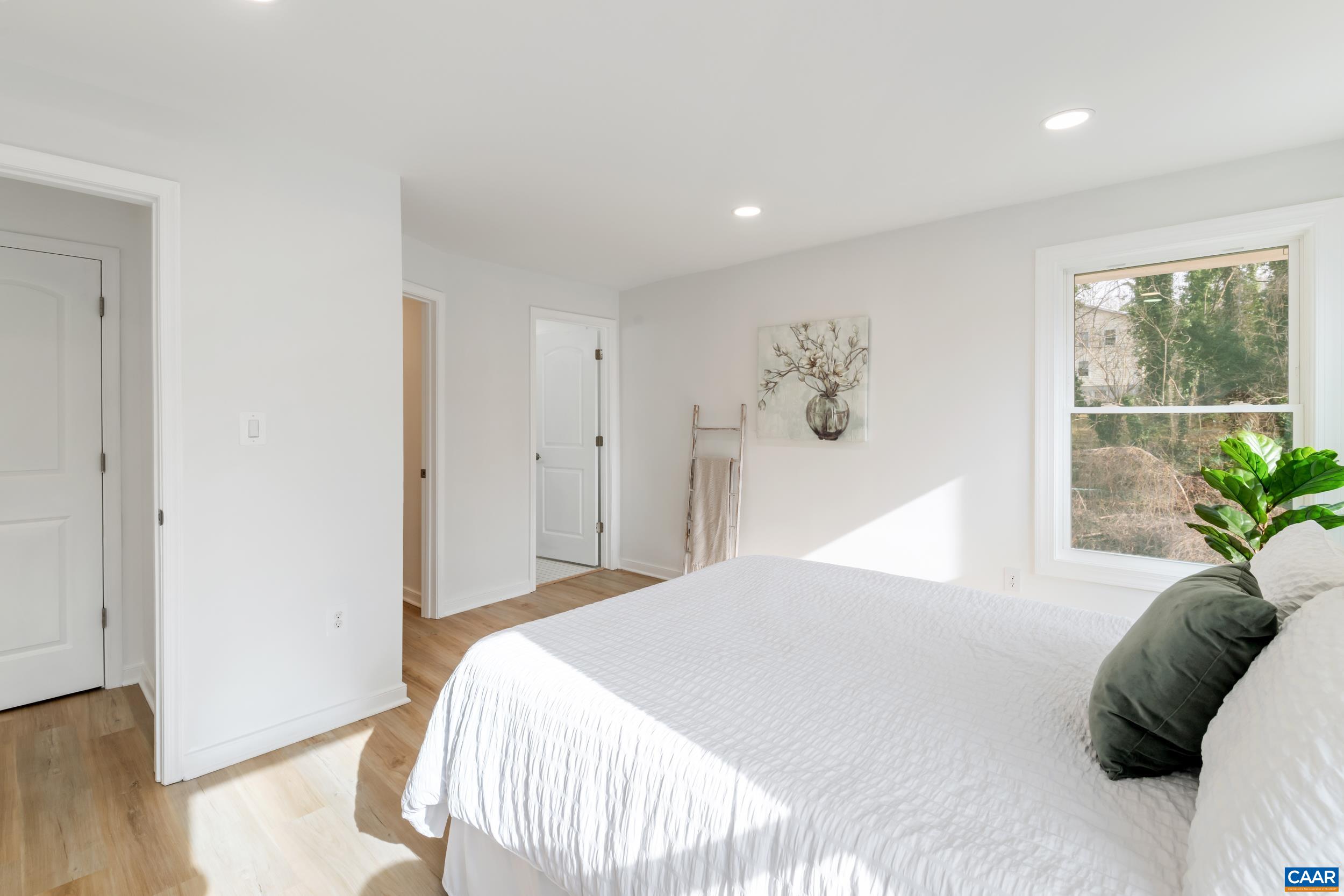 102 N BAKER ST