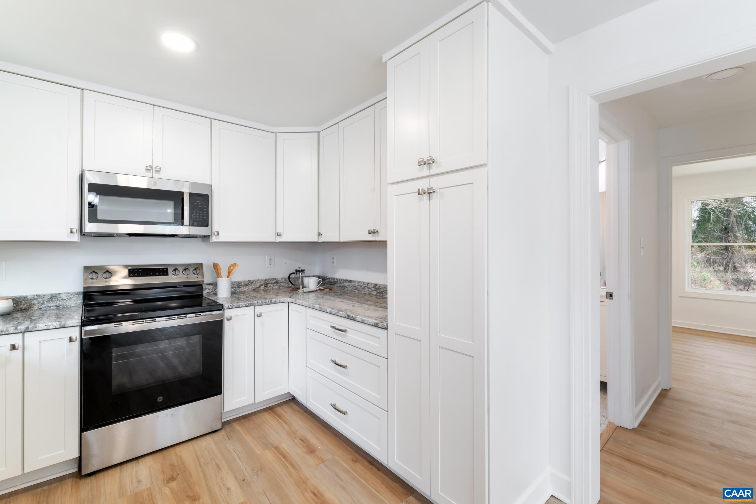 102 N BAKER ST