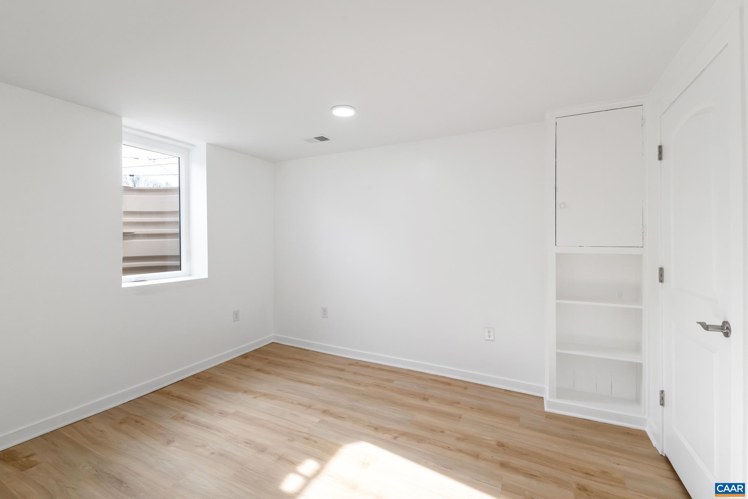 102 N BAKER ST