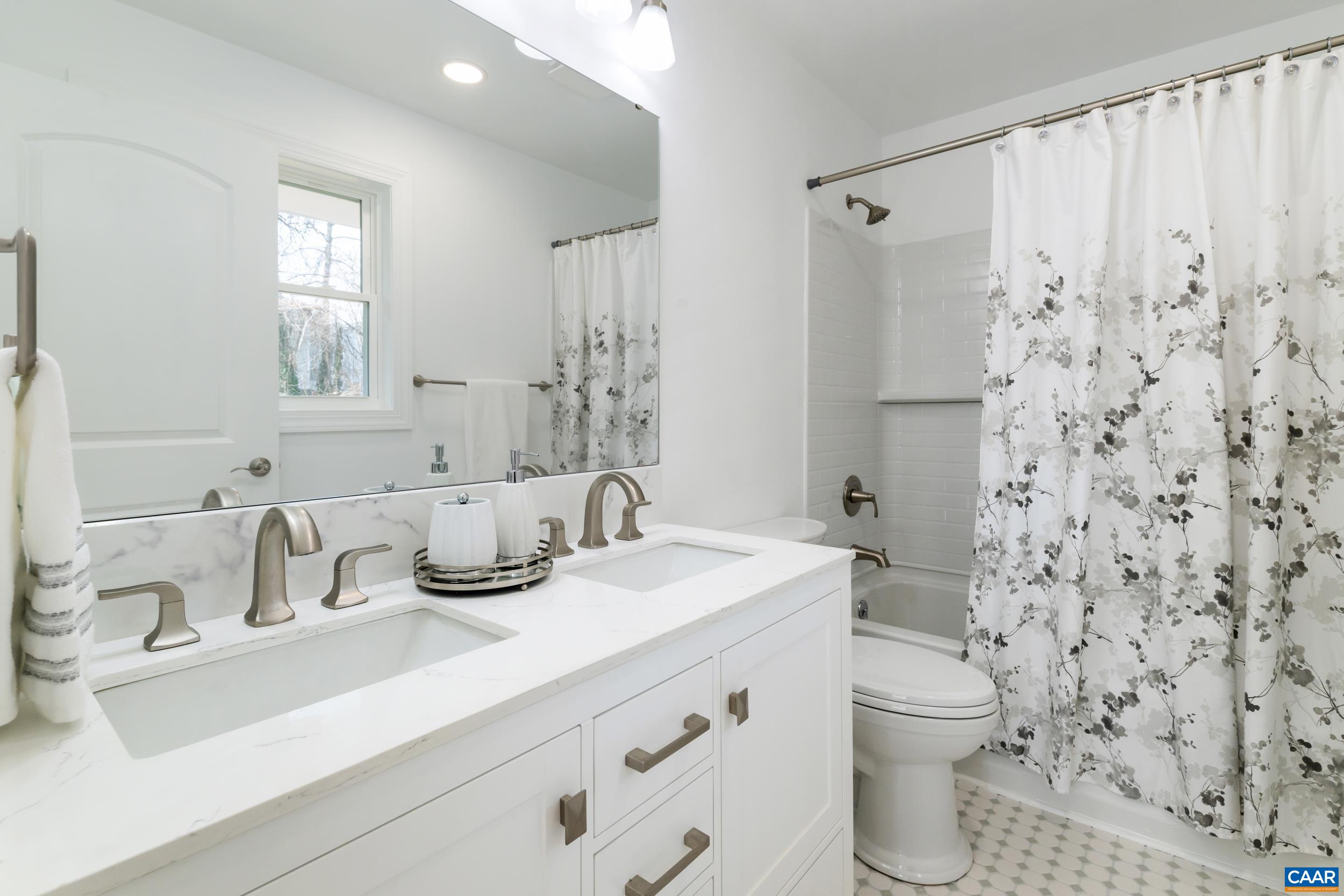 102 N BAKER ST