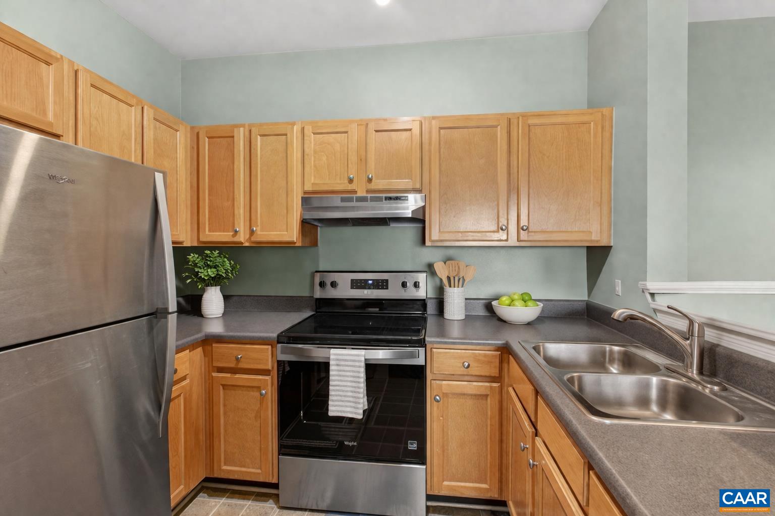 280 RIVERBEND DR Unit: 2A