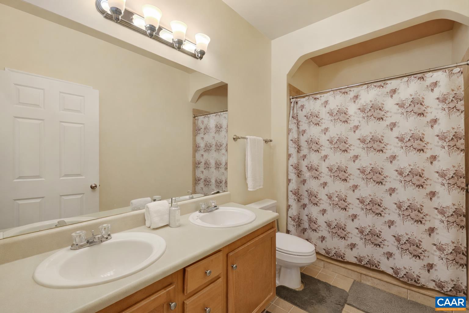 280 RIVERBEND DR Unit: 2A