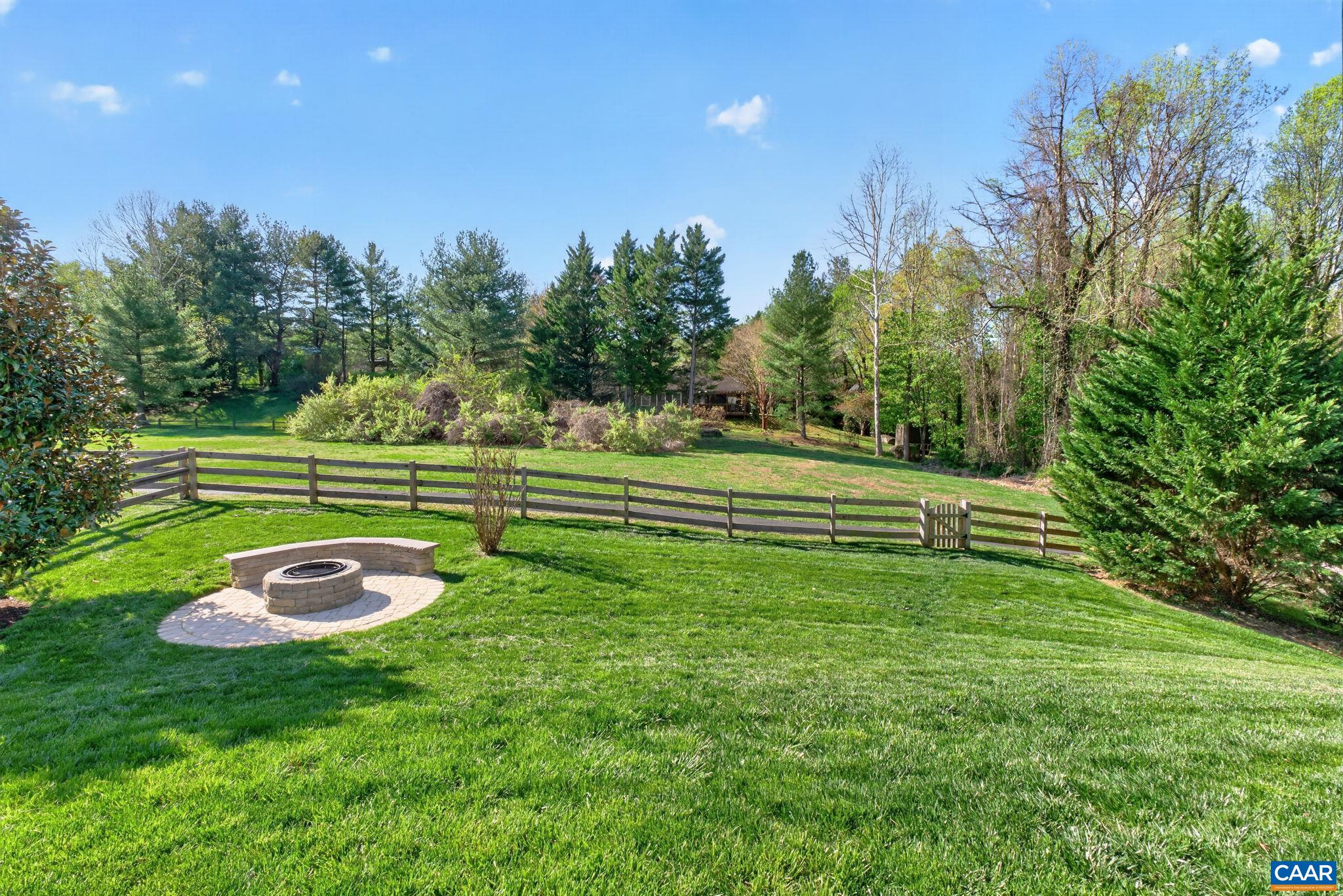 187 FOX HORN LN