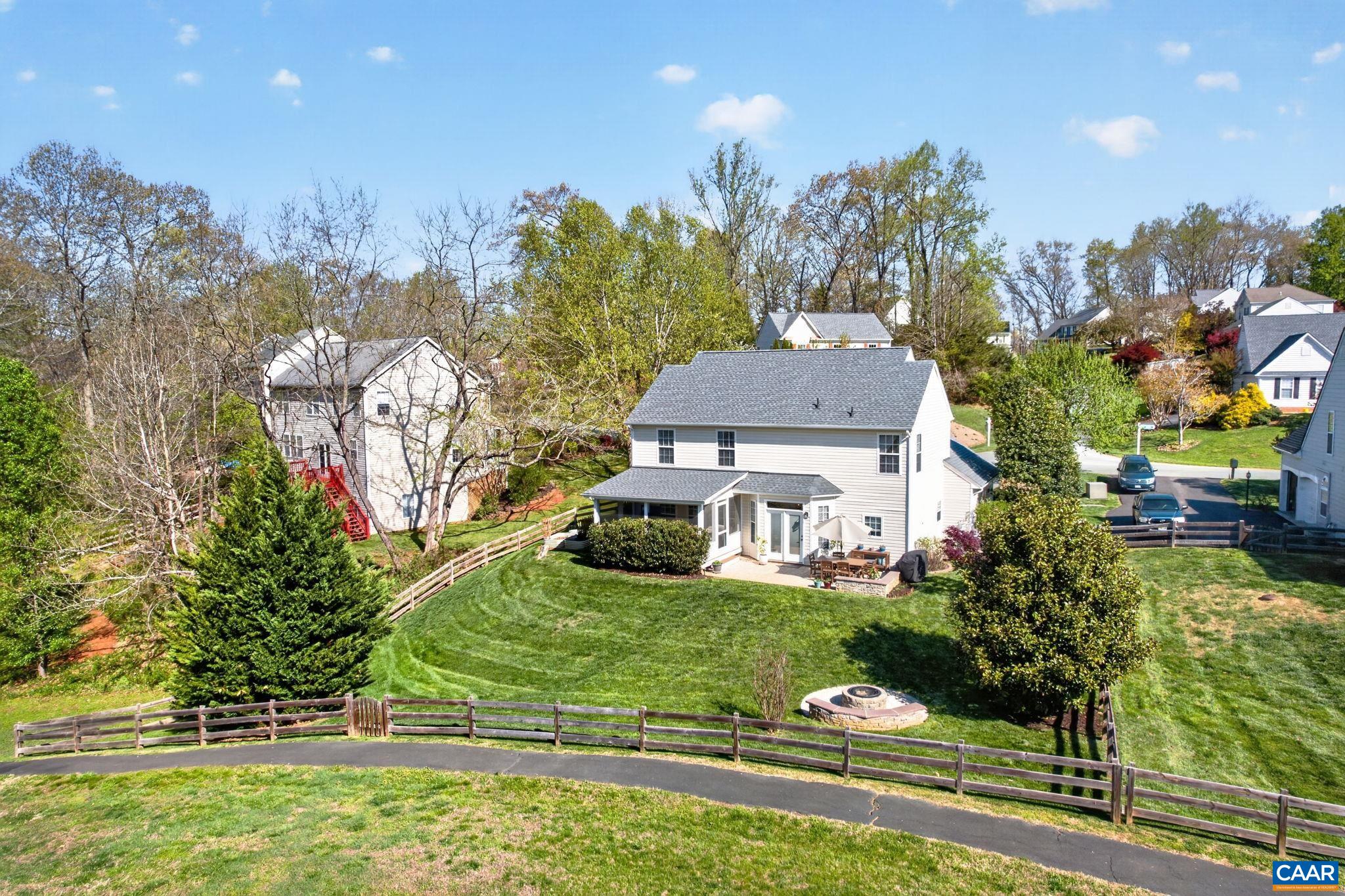 187 FOX HORN LN