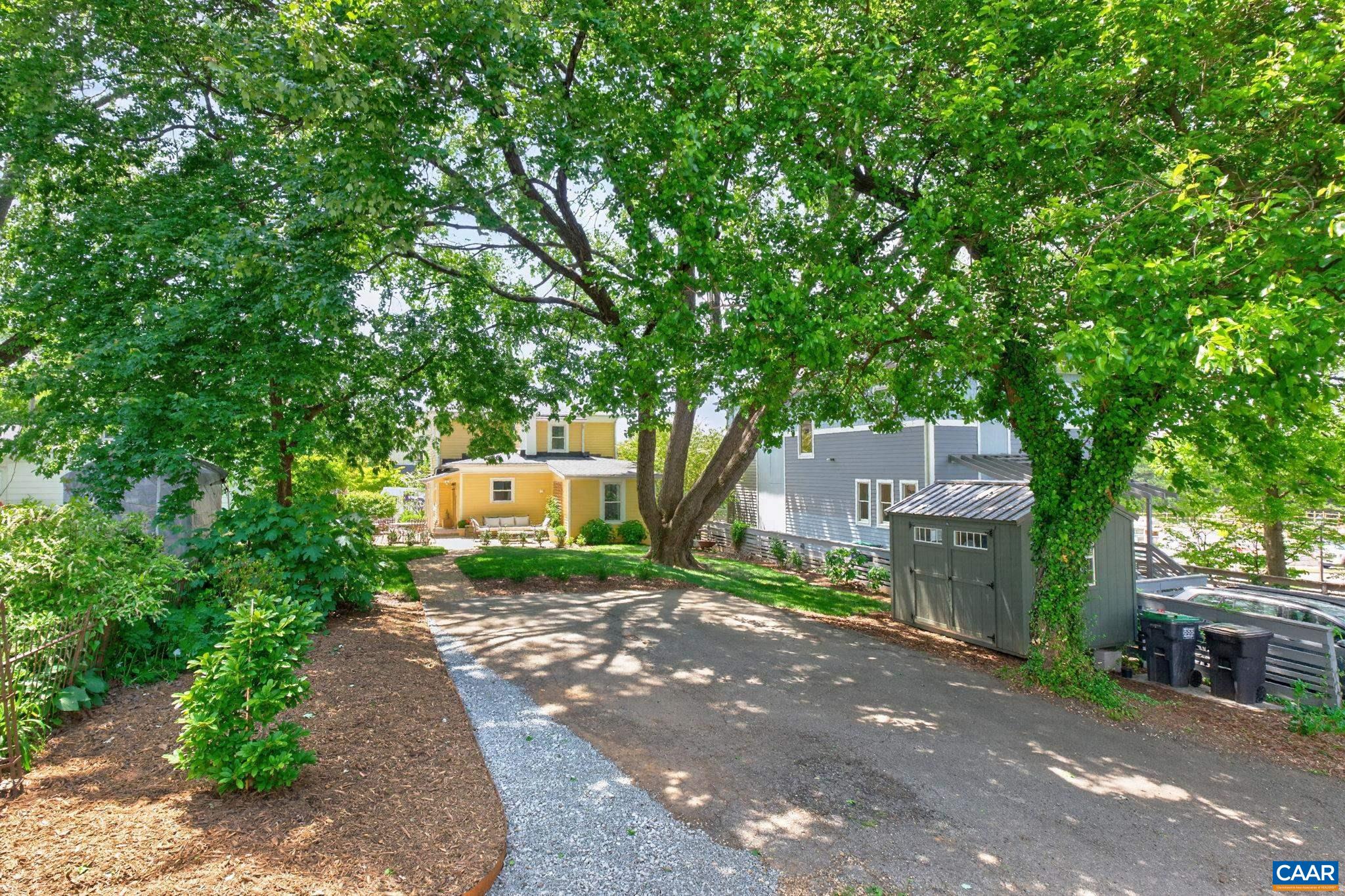607 MONTICELLO AVE
