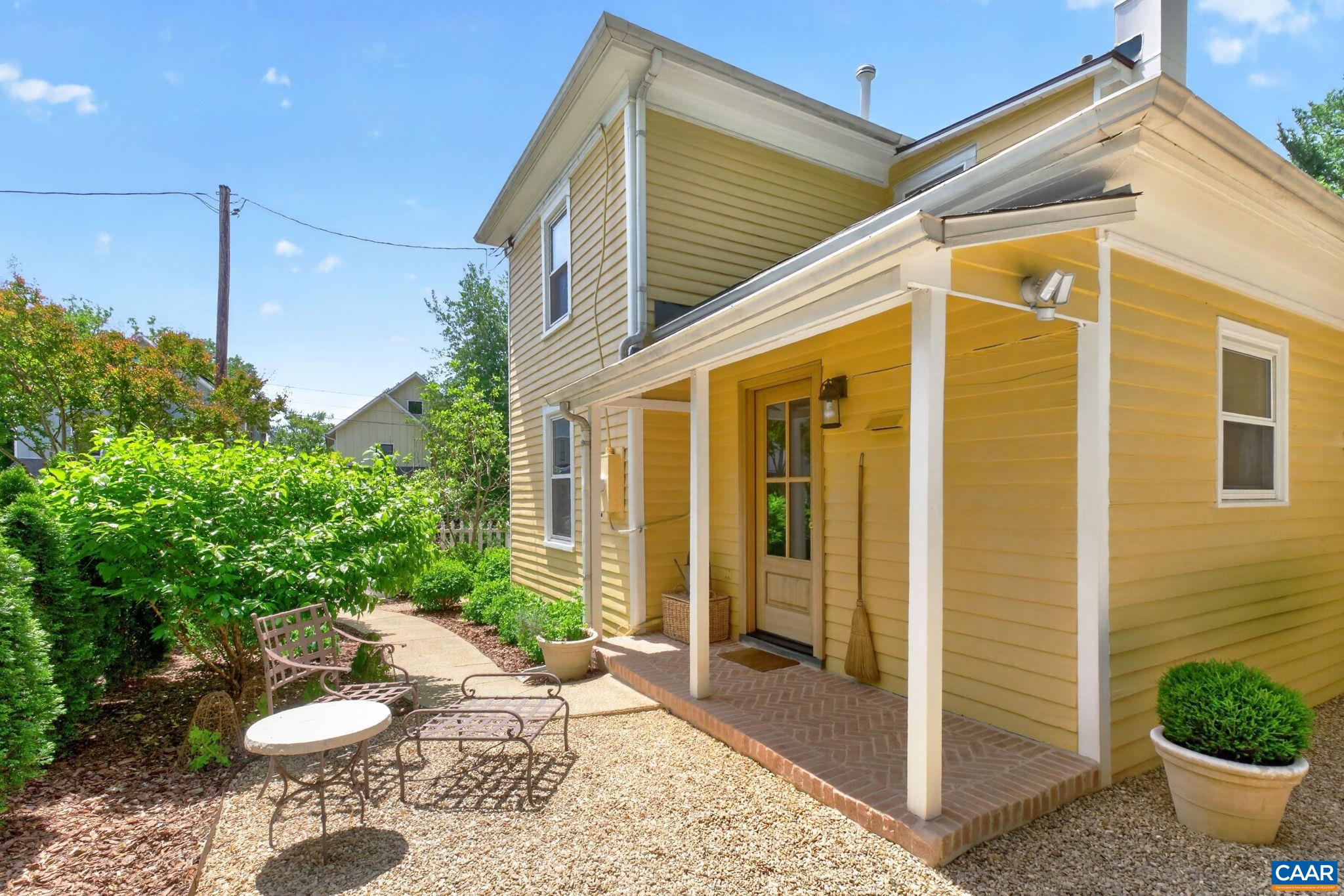607 MONTICELLO AVE
