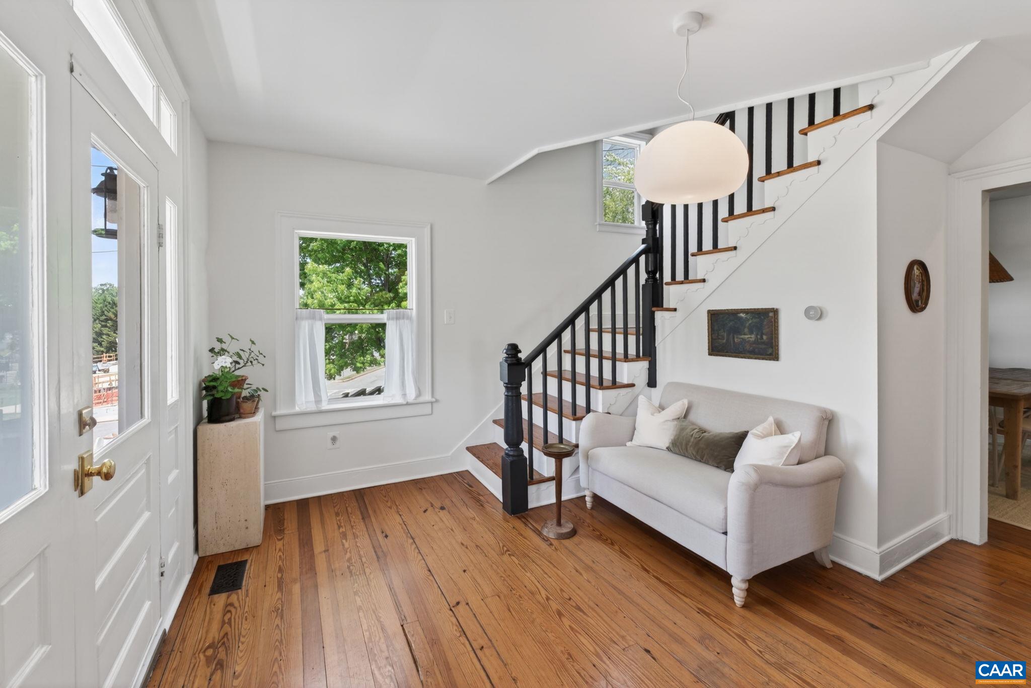 607 MONTICELLO AVE