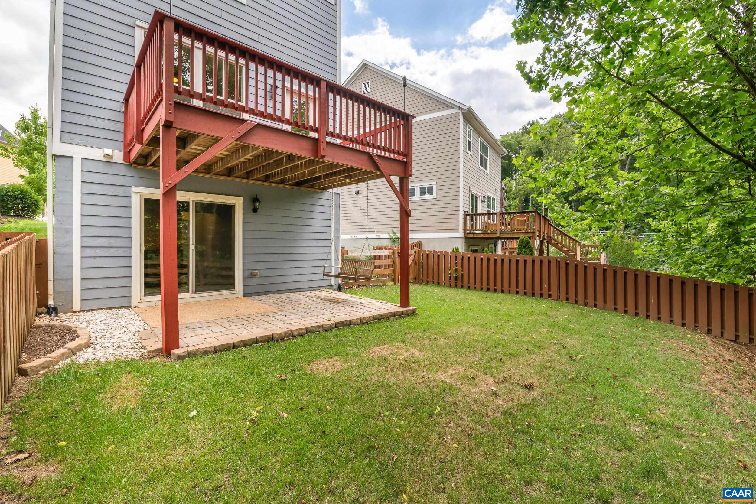 257 HUNTLEY AVE