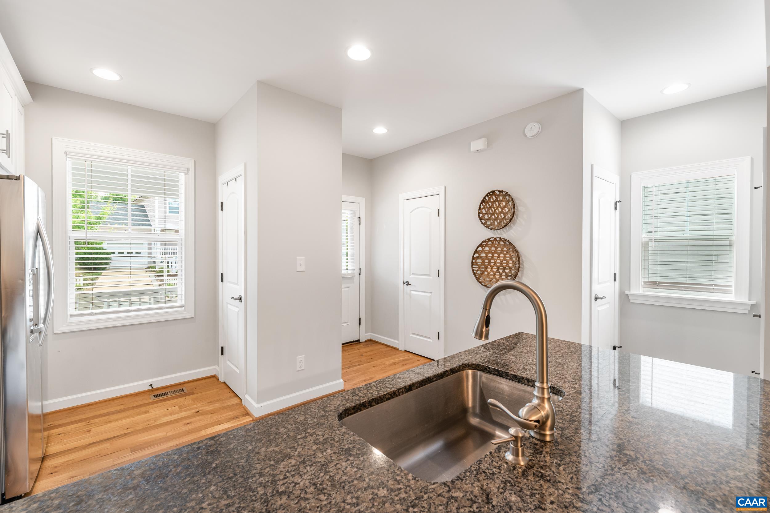 257 HUNTLEY AVE