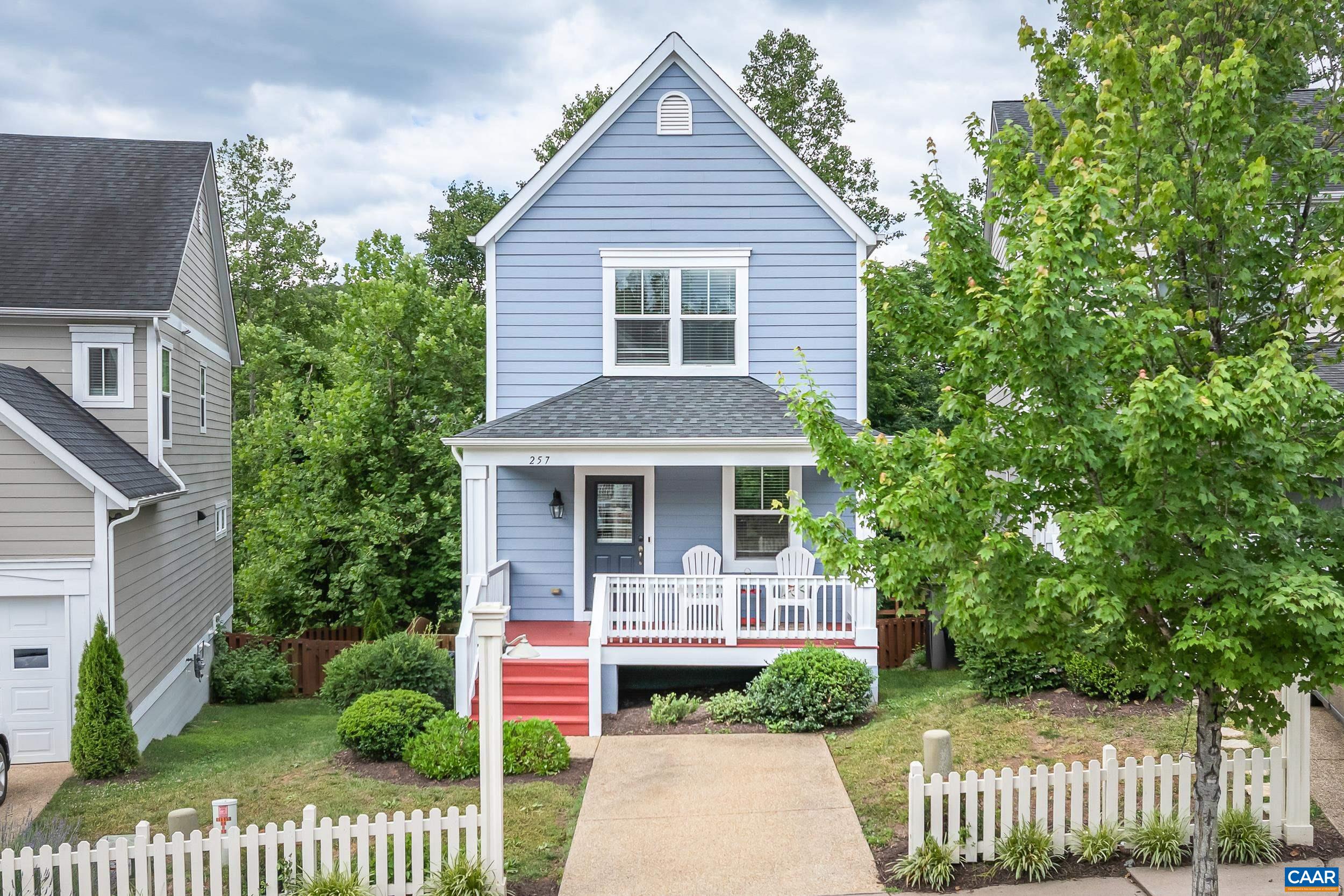257 HUNTLEY AVE