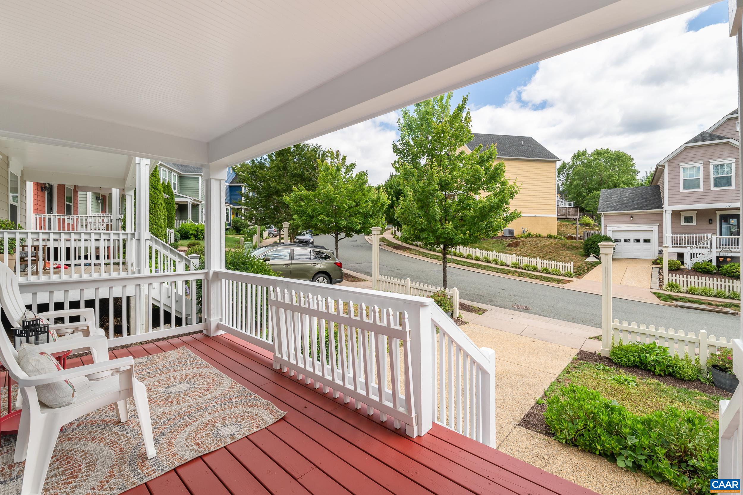 257 HUNTLEY AVE