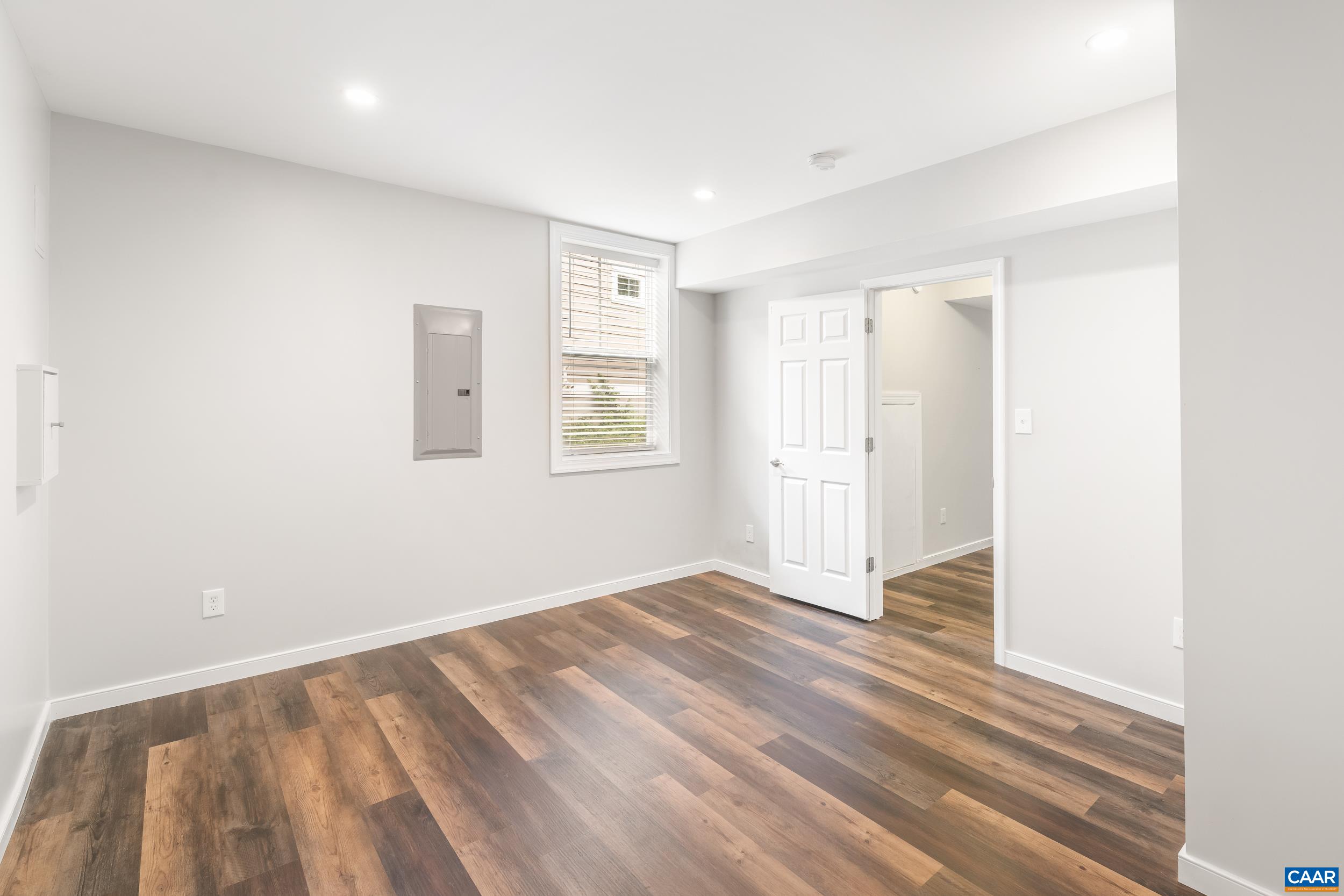 257 HUNTLEY AVE