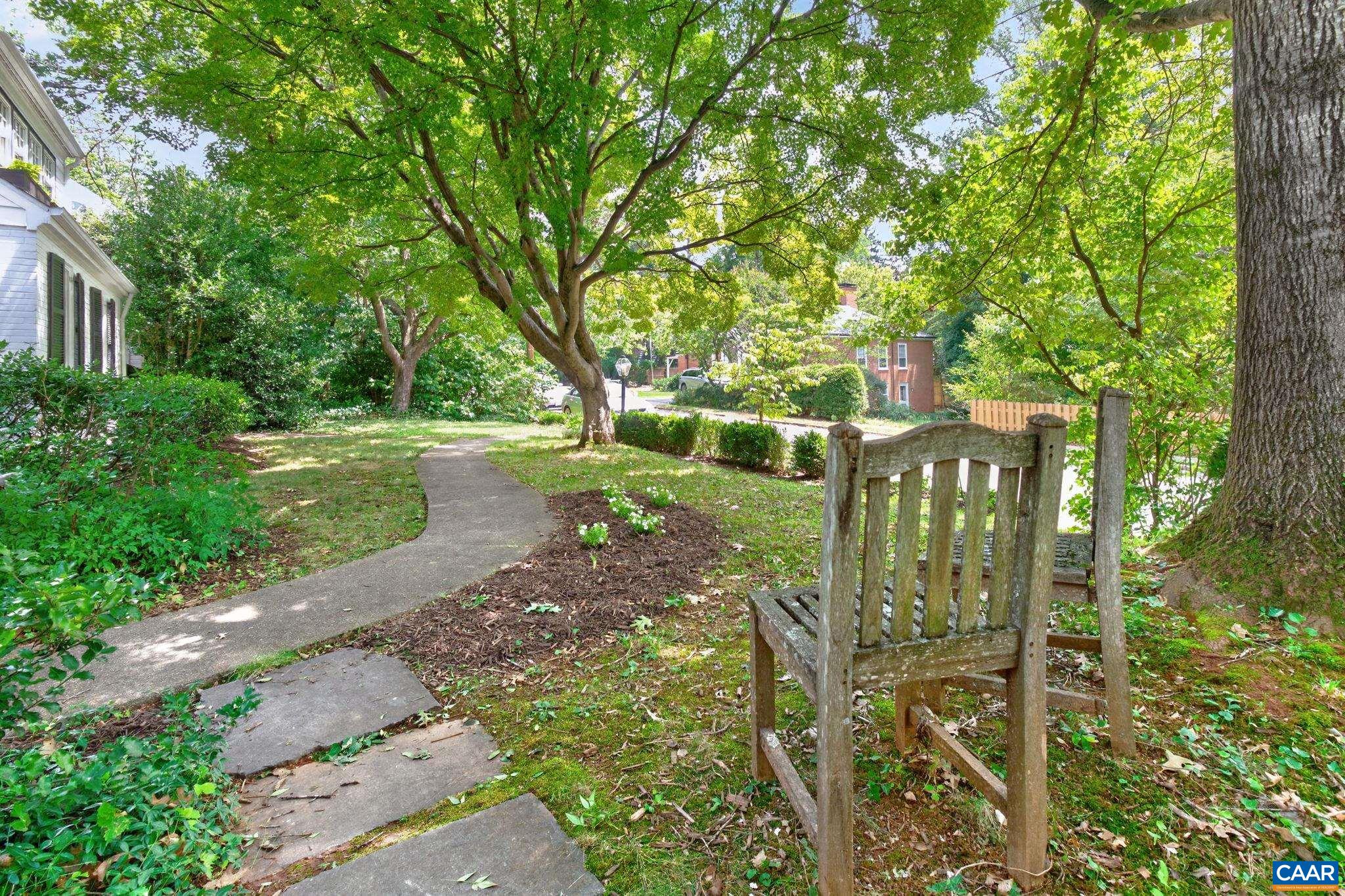 1847 EDGEWOOD LN