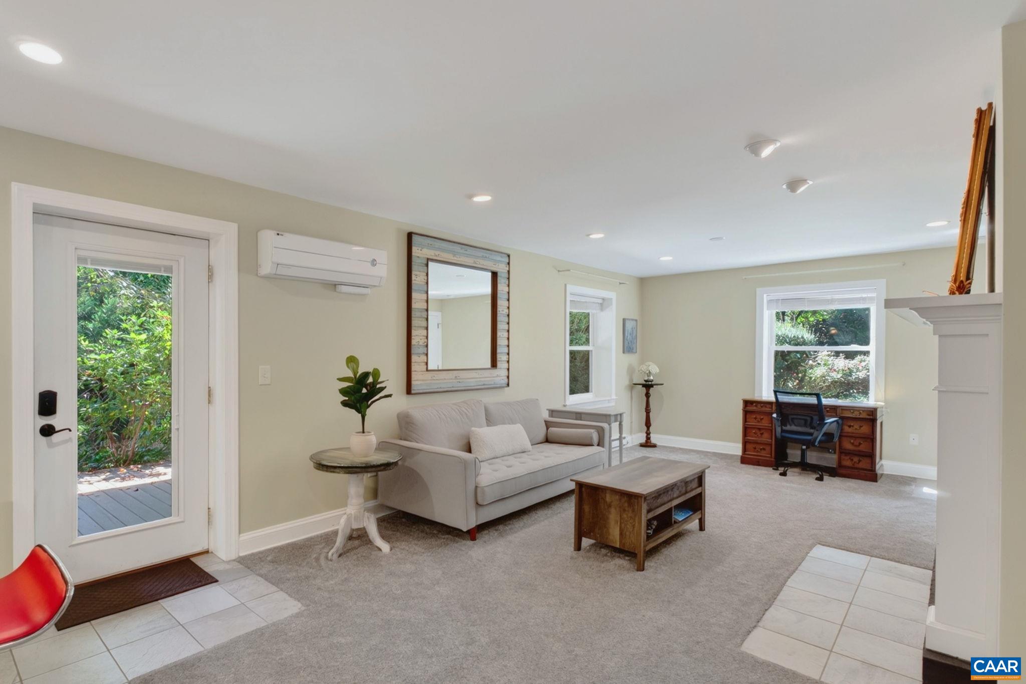 104 BUCKINGHAM RD