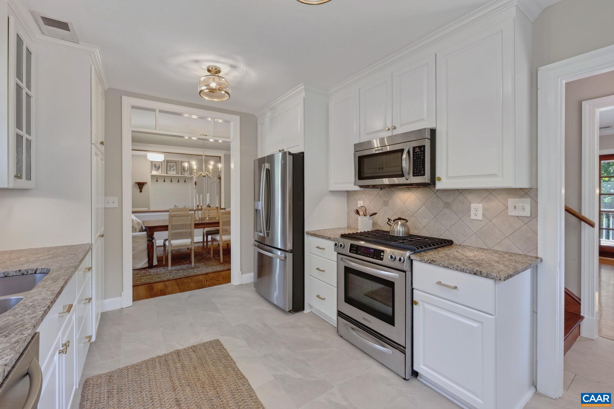 104 BUCKINGHAM RD