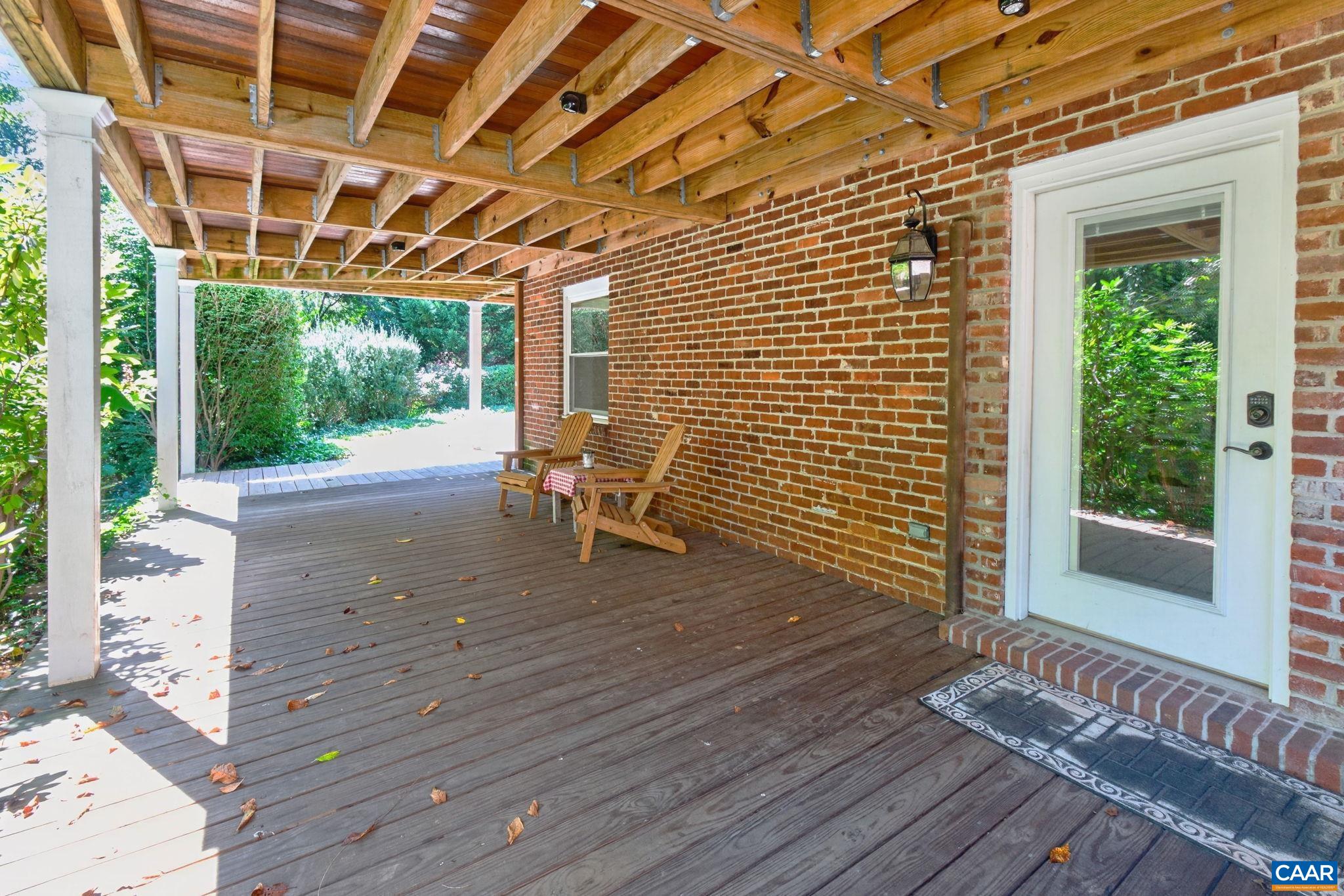 104 BUCKINGHAM RD