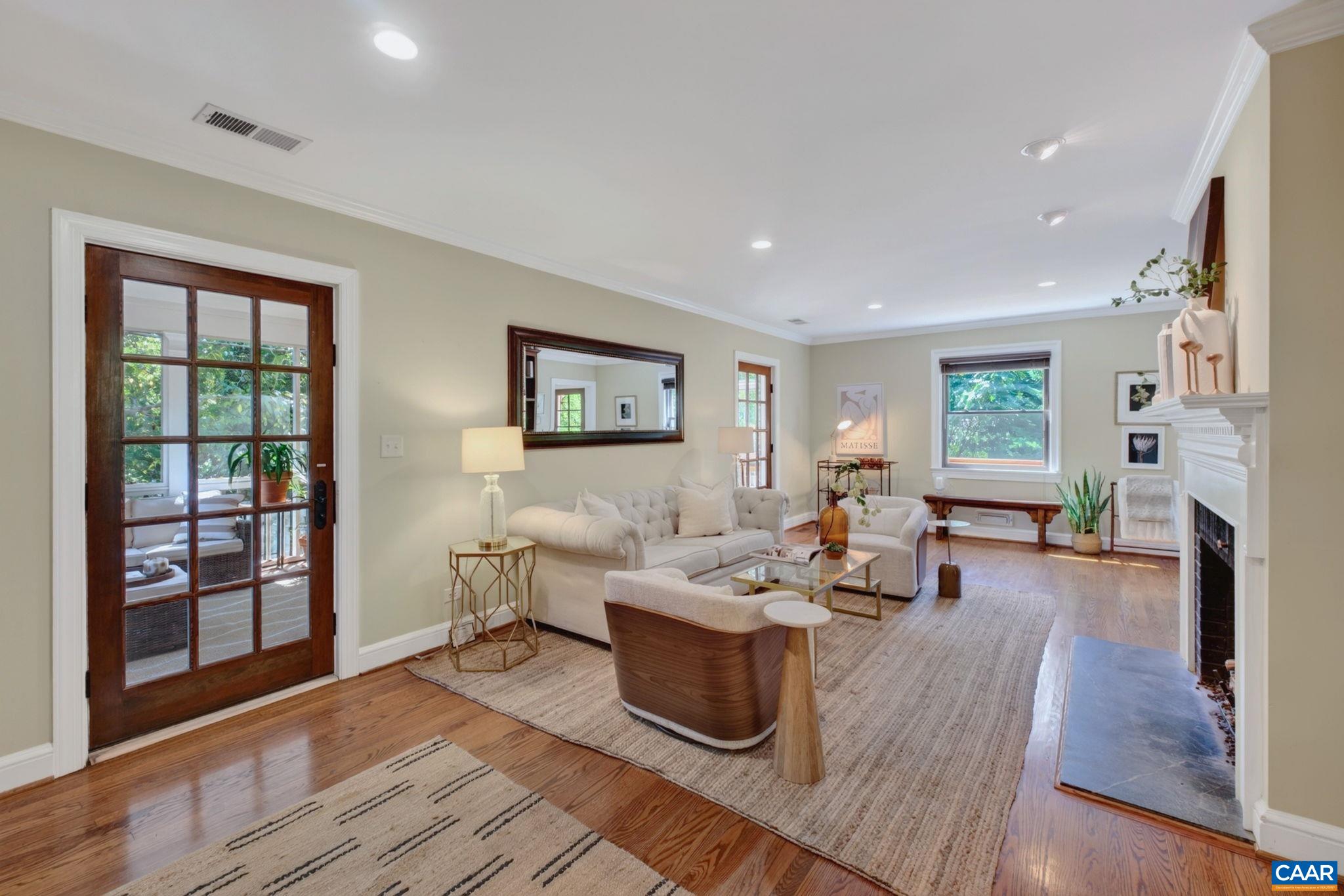 104 BUCKINGHAM RD
