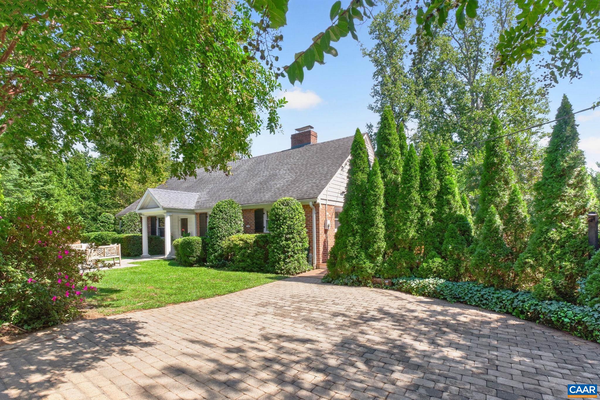 104 BUCKINGHAM RD