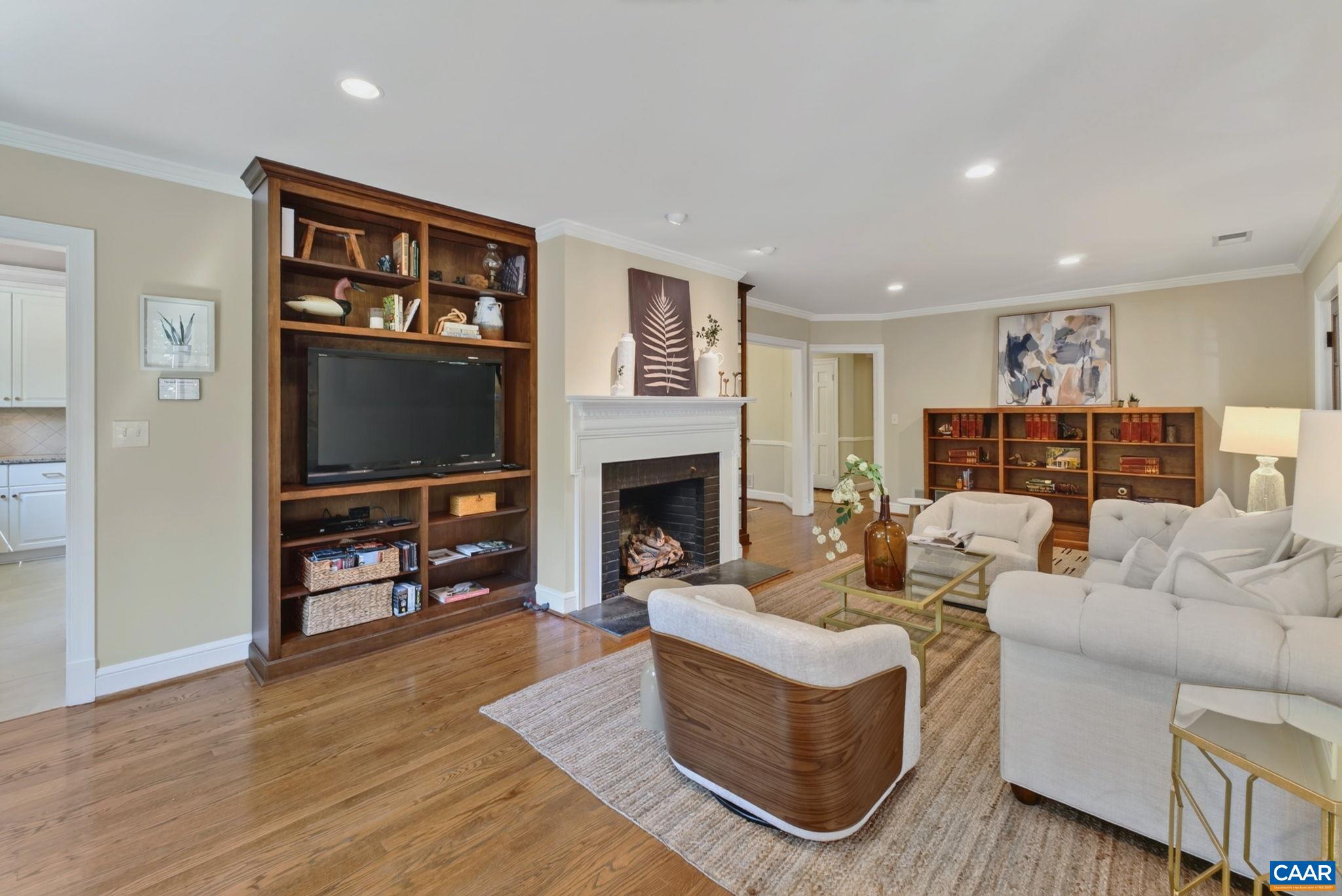 104 BUCKINGHAM RD