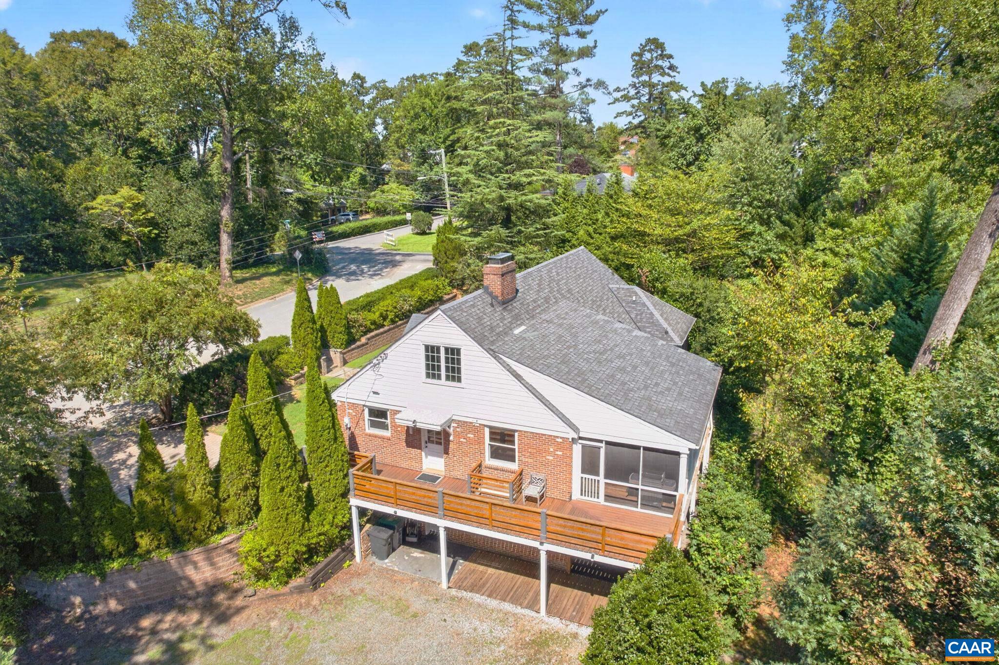 104 BUCKINGHAM RD
