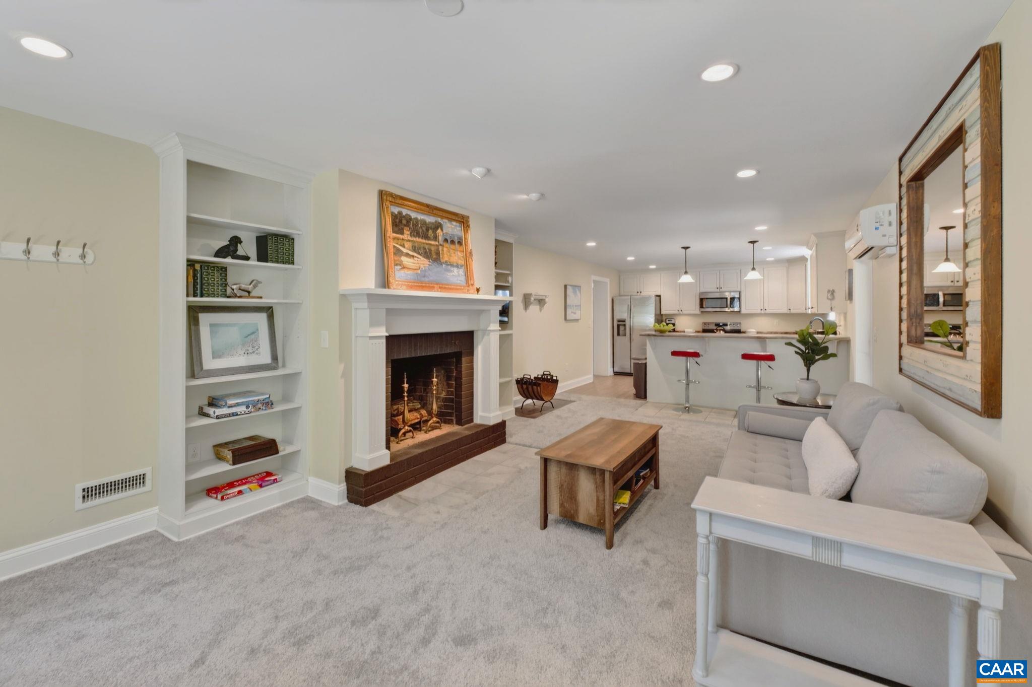 104 BUCKINGHAM RD