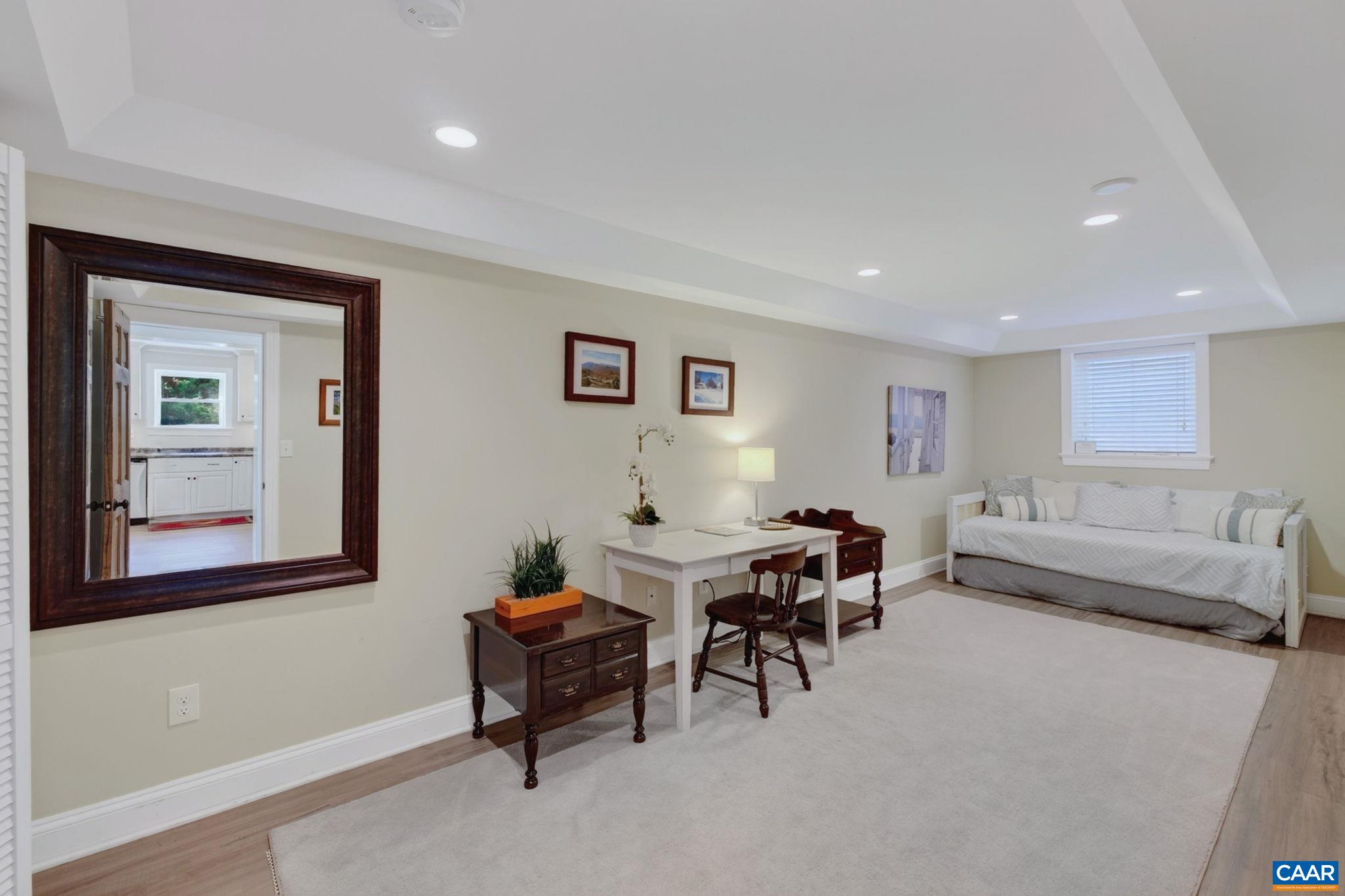 104 BUCKINGHAM RD