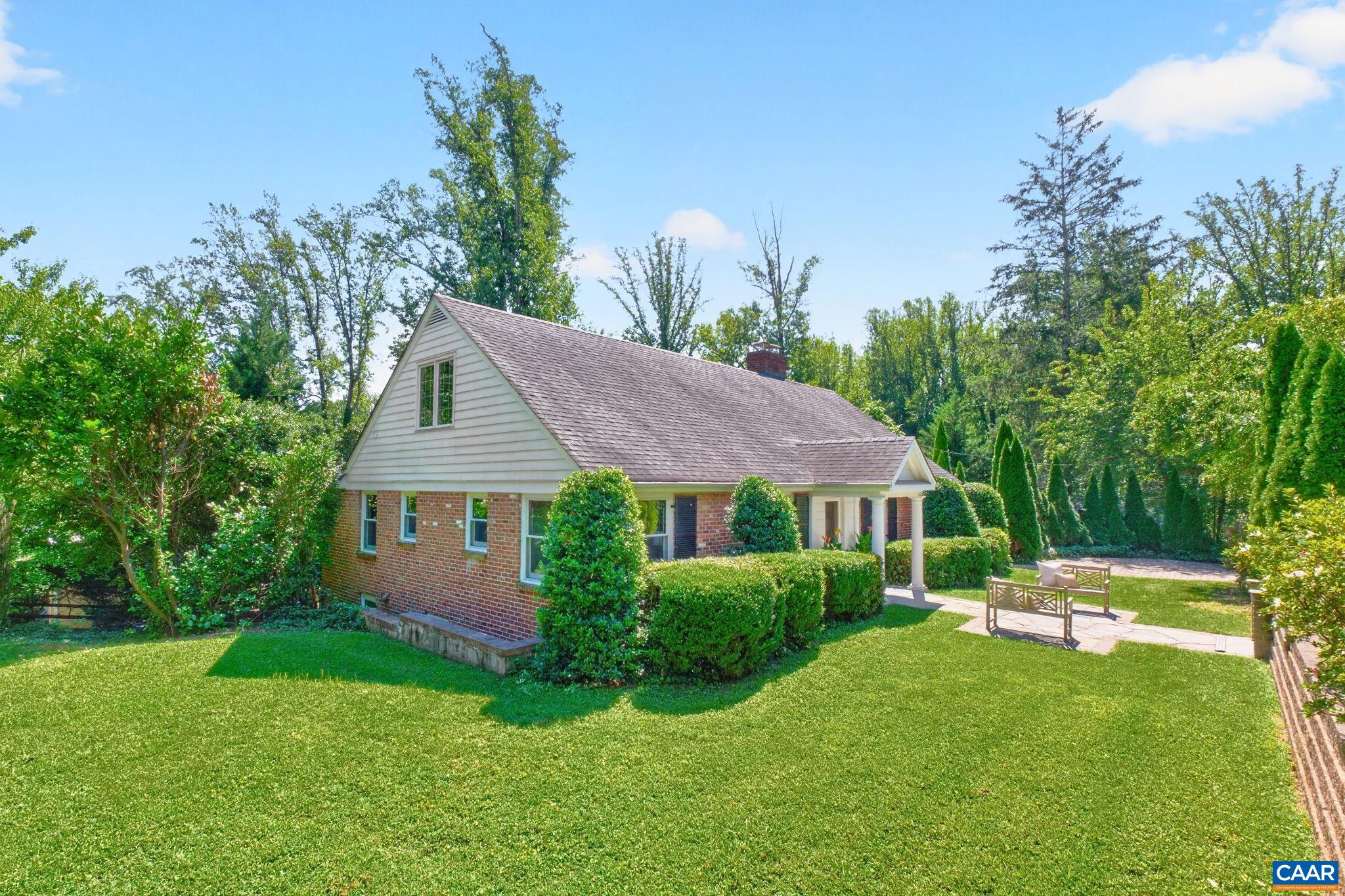 104 BUCKINGHAM RD