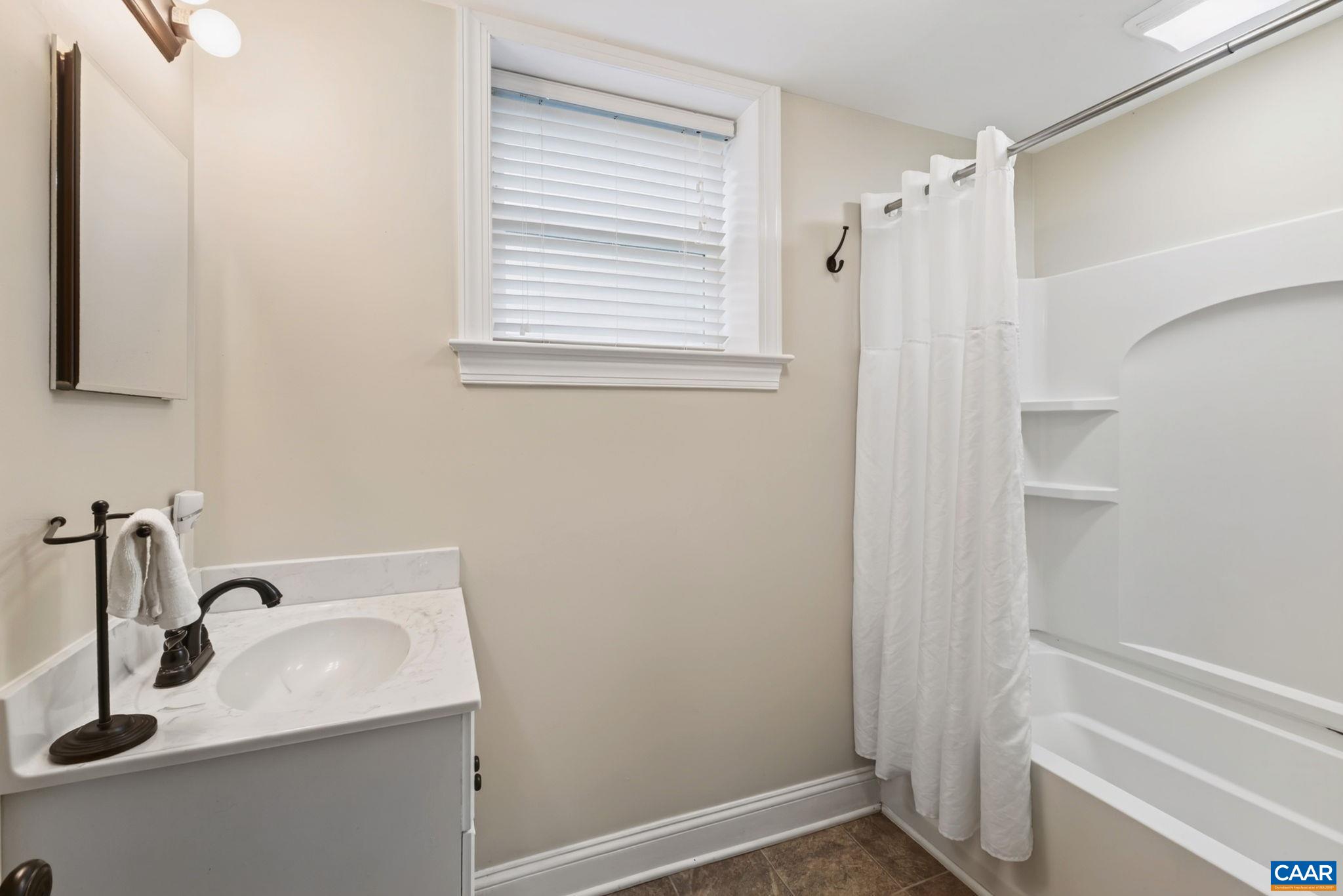 104 BUCKINGHAM RD