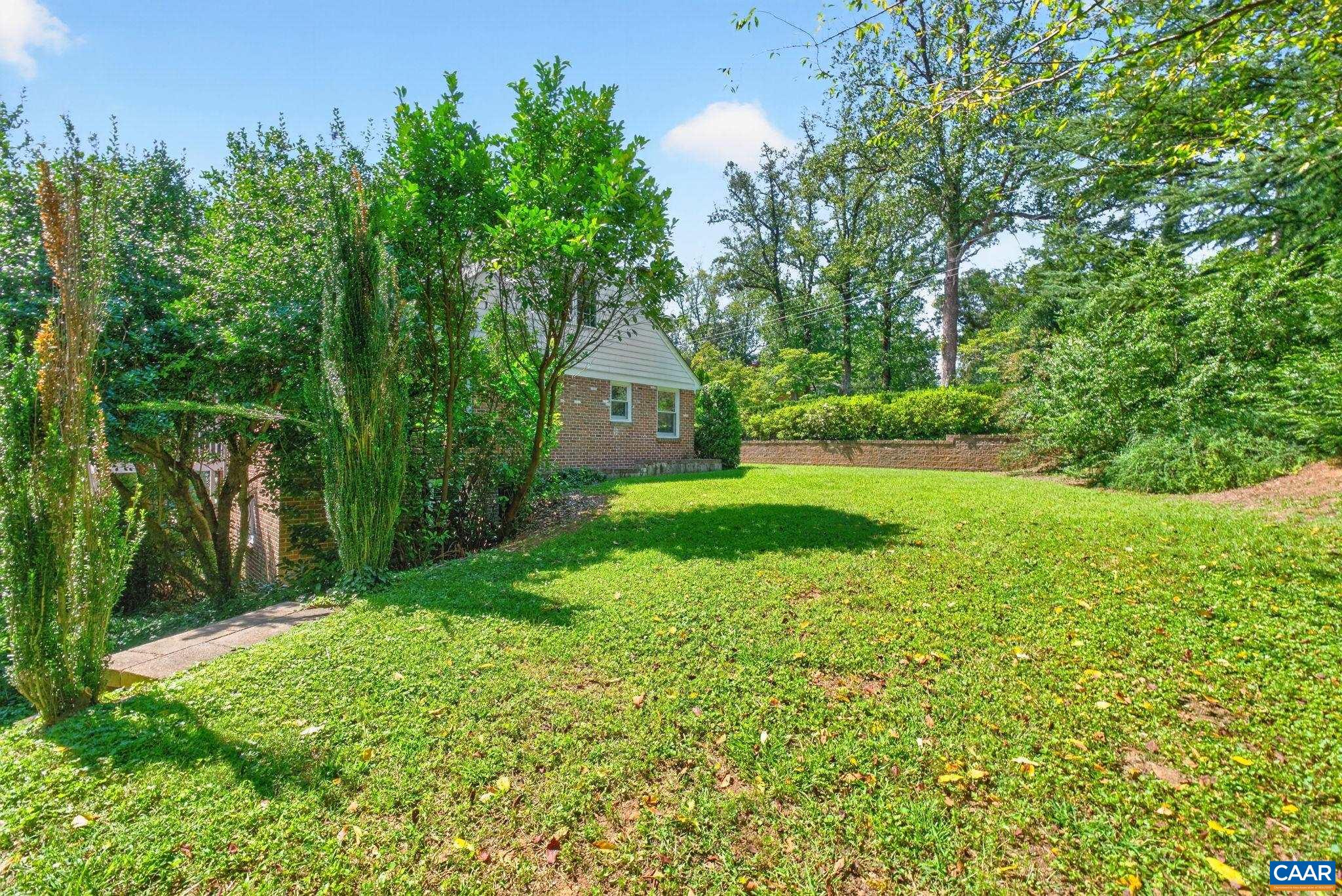 104 BUCKINGHAM RD