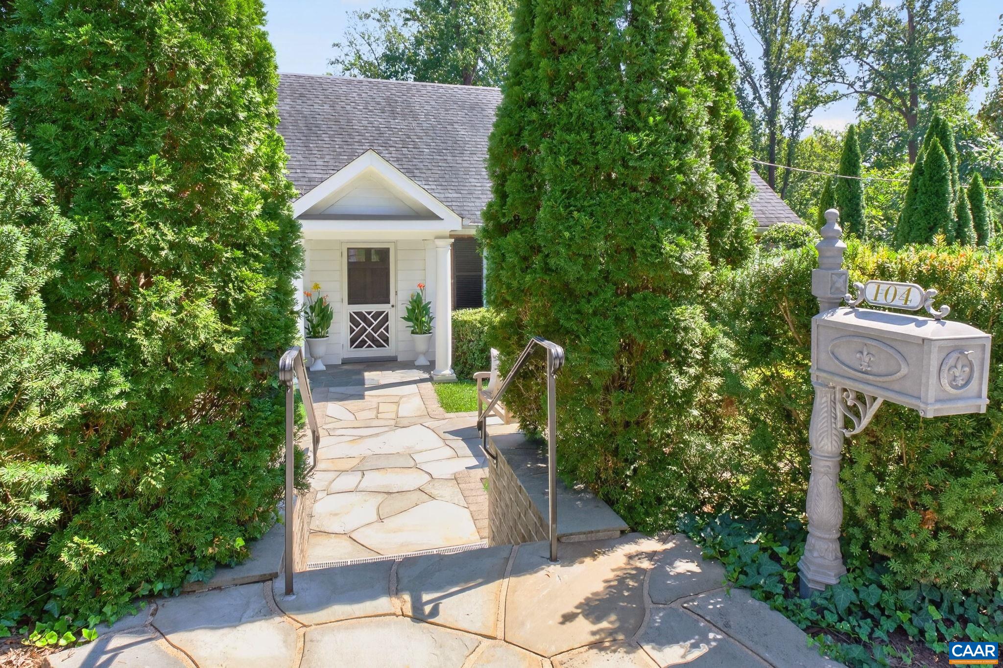 104 BUCKINGHAM RD