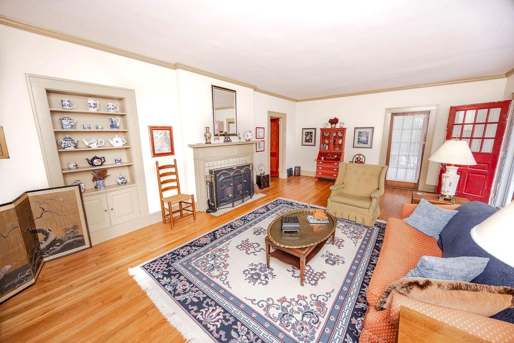 970 E Main Street