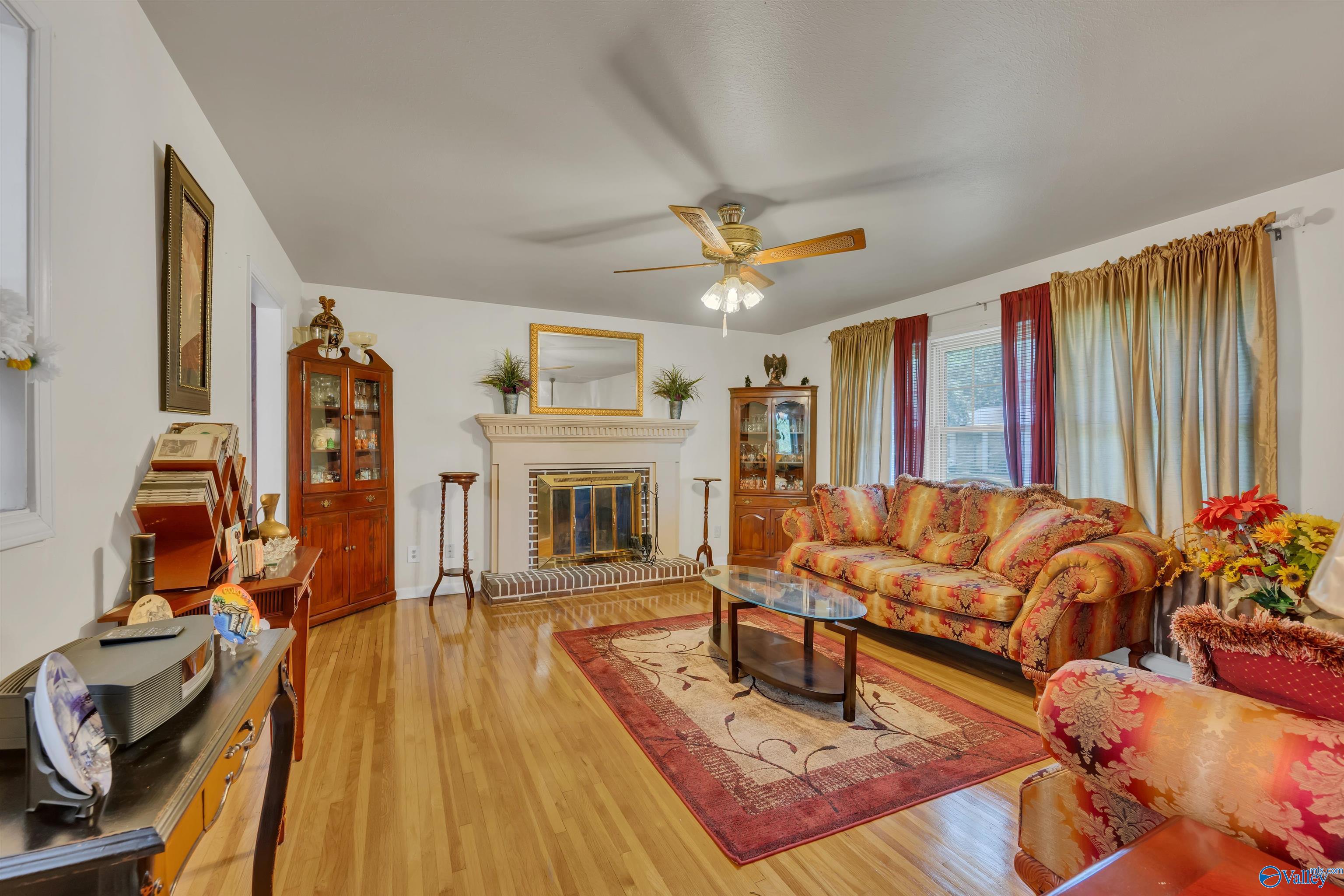 3459 Darlene Circle NW