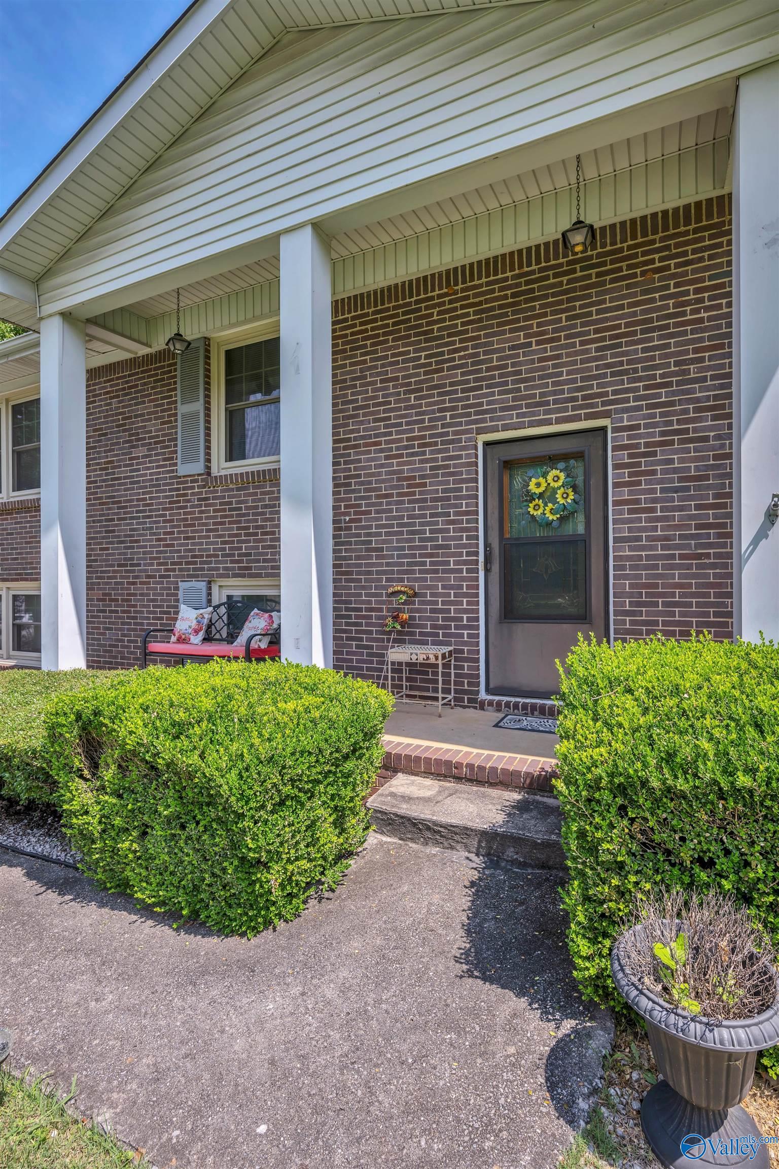 3459 Darlene Circle NW