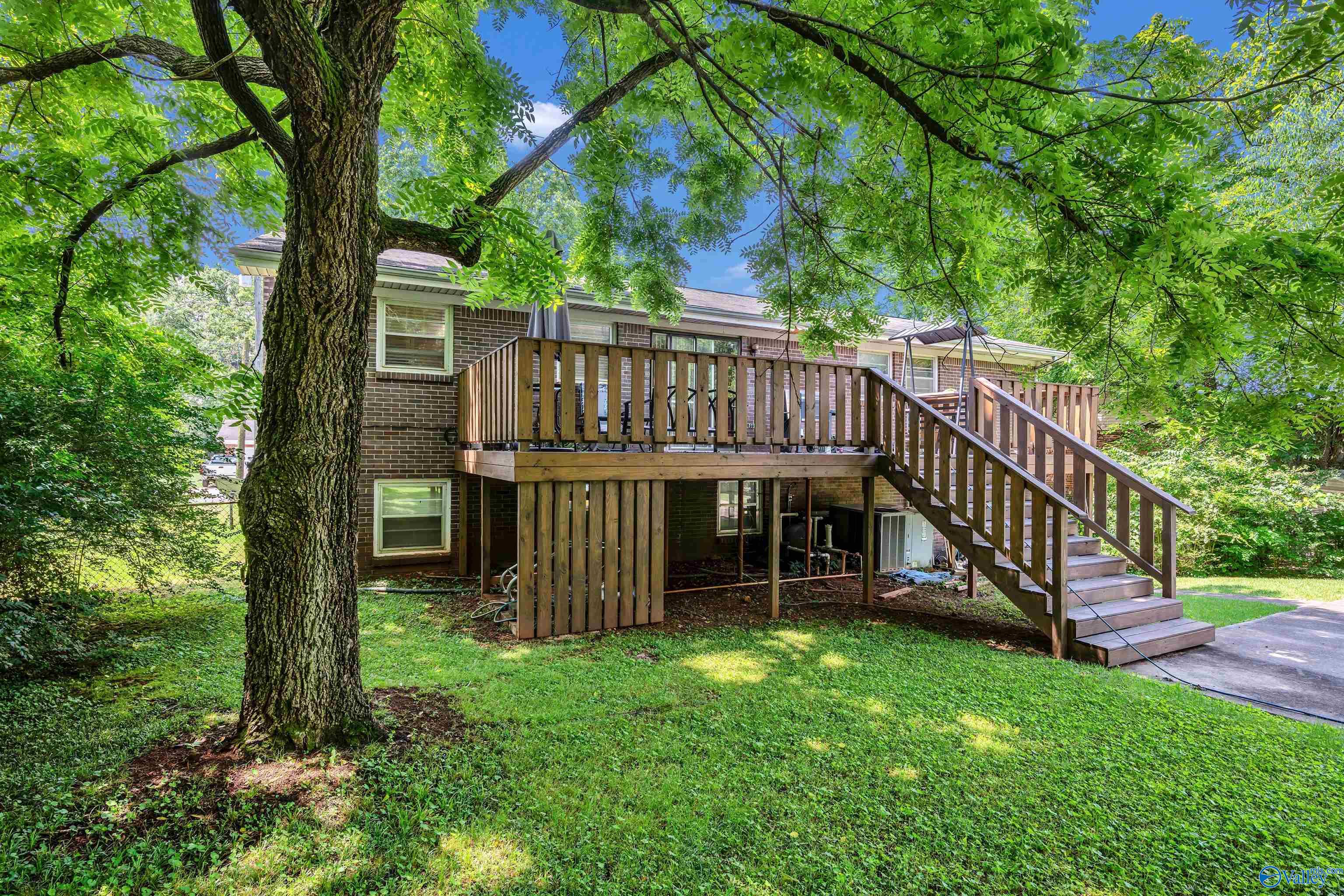 3459 Darlene Circle NW